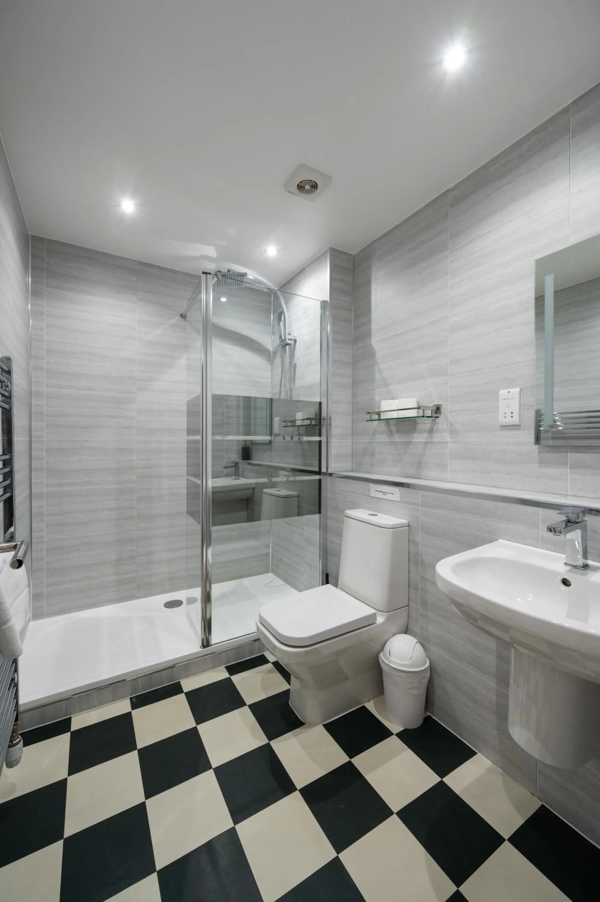 Shower in No. 53 Frederick Street