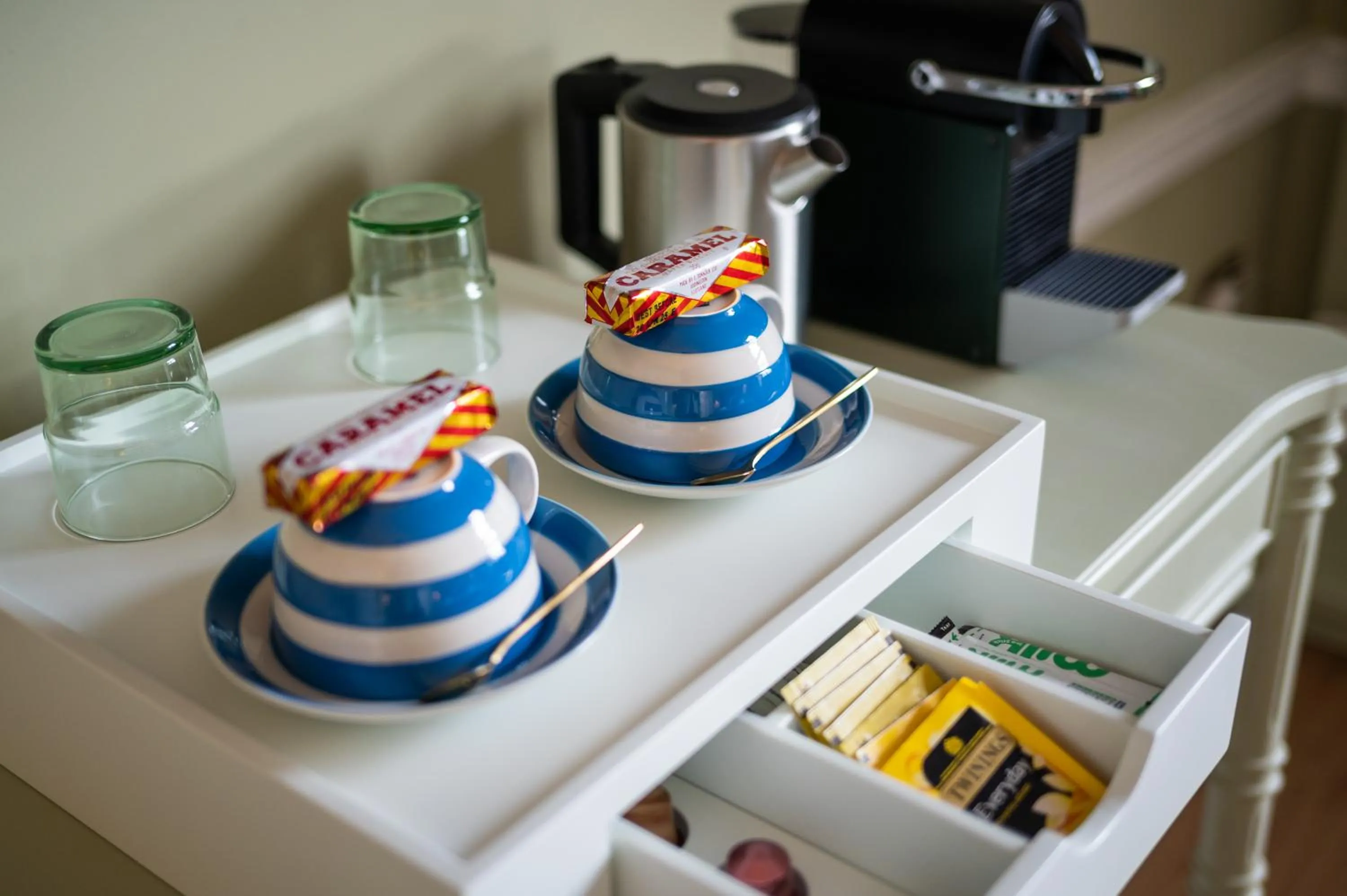 Coffee/tea facilities in No. 53 Frederick Street