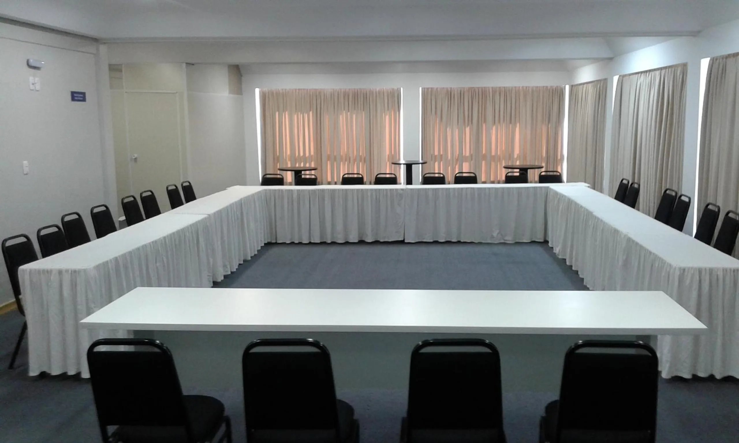 Business facilities in Hotel Le Canard Lages