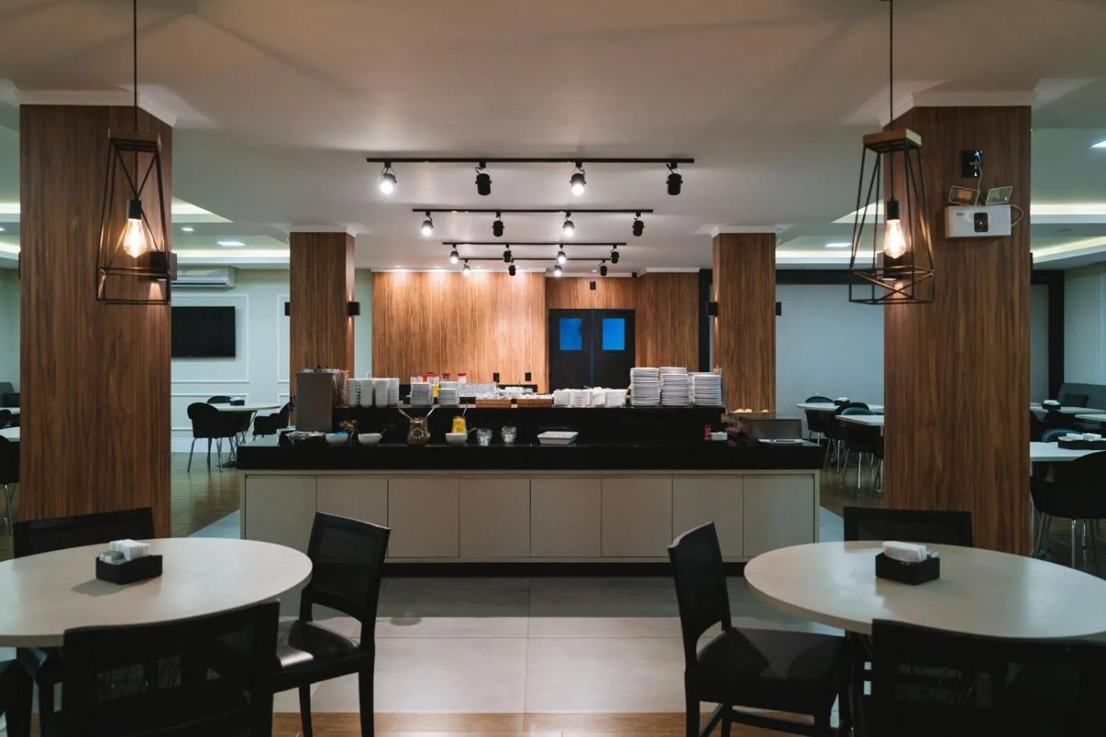 Breakfast in Hotel Le Canard Lages