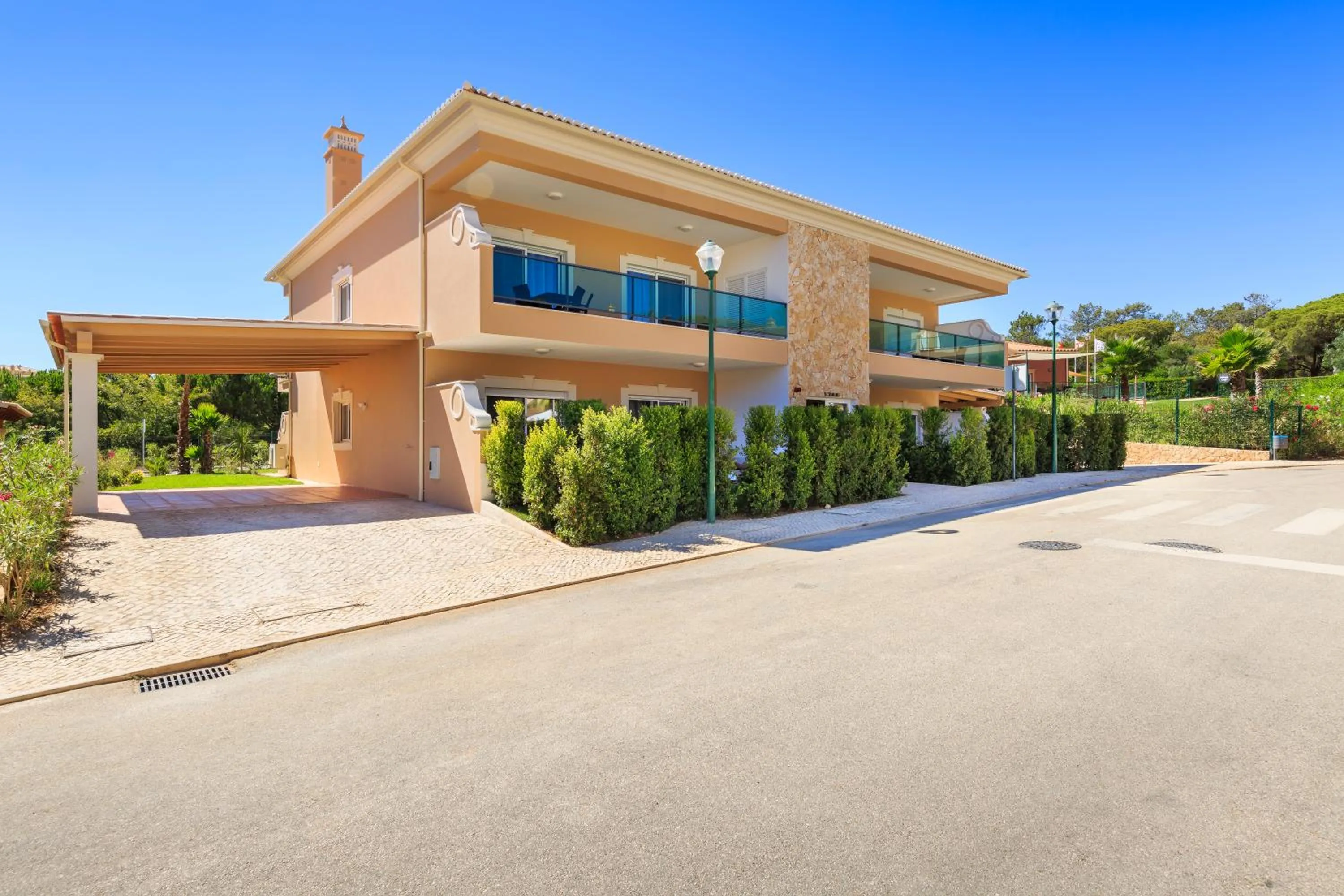 Property building in Lakeside Country Club - Apartamentos Turísticos