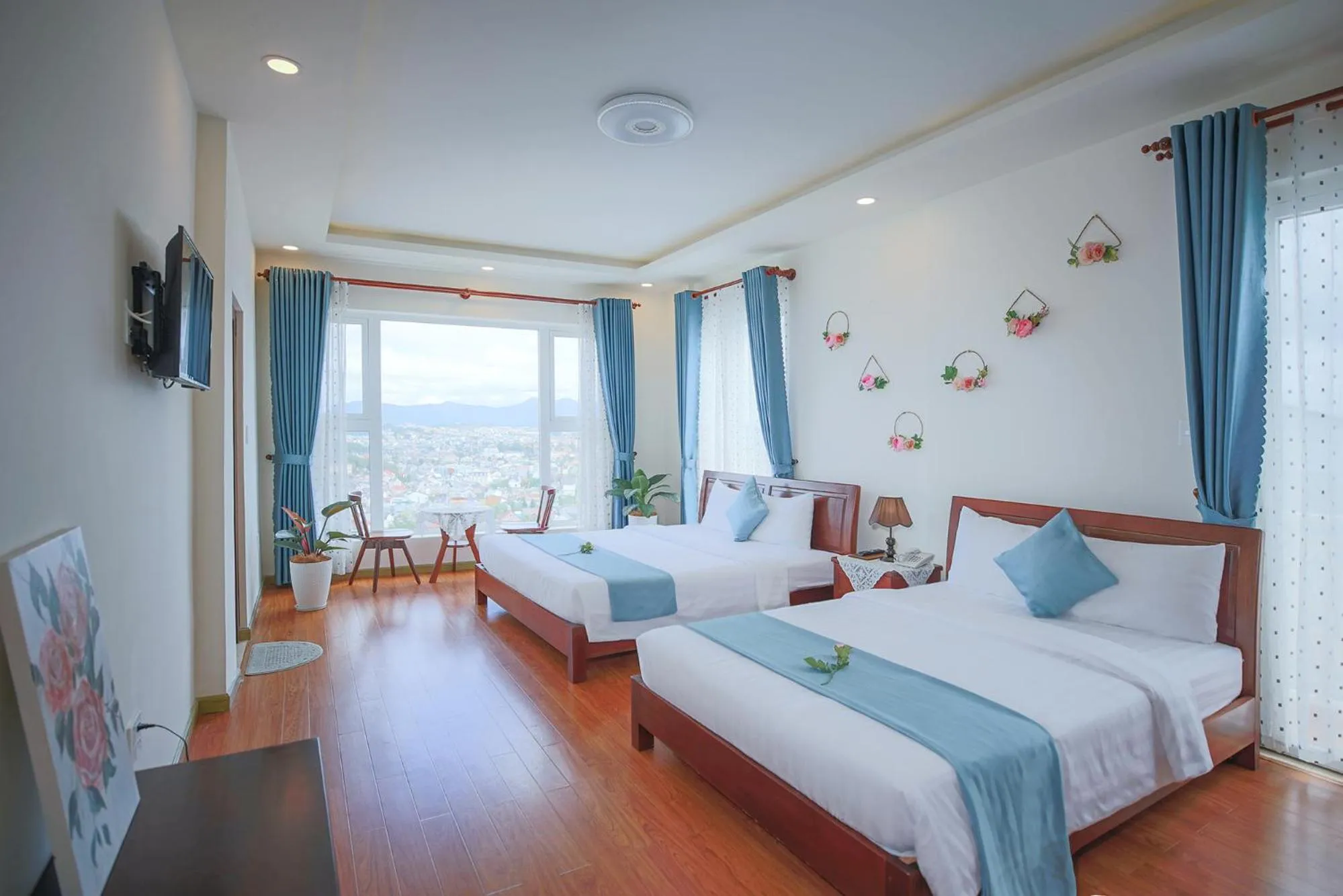 Photo of the whole room, Bed in Rose Valley Hotel Da Lat Vietnam