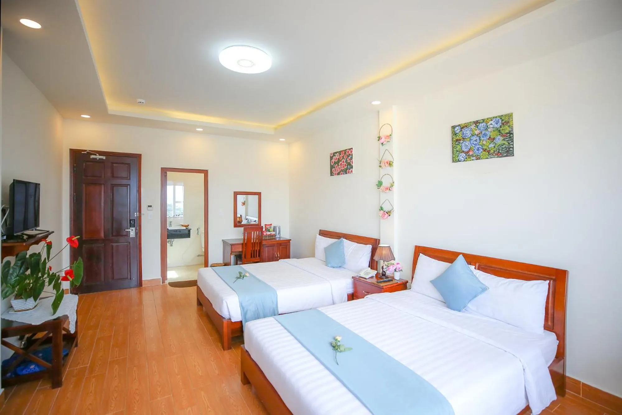 Bed in Rose Valley Hotel Da Lat Vietnam