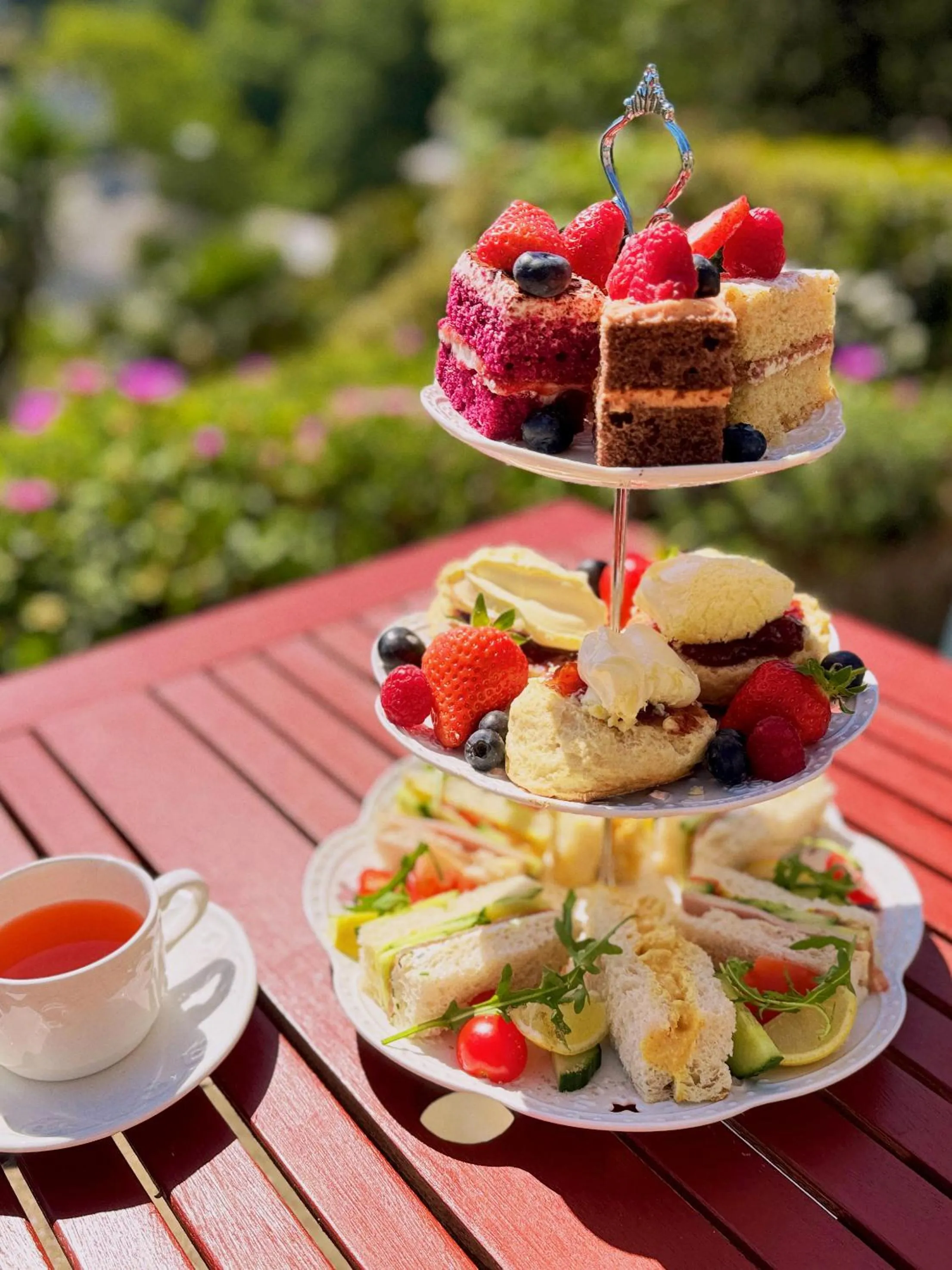 Food and drinks in The Robin Hill