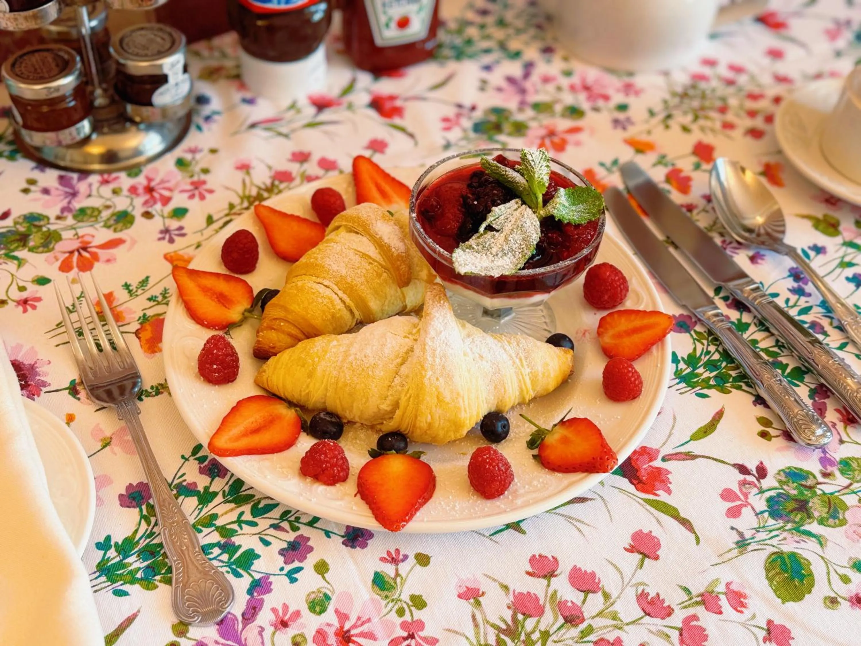 Breakfast in The Robin Hill