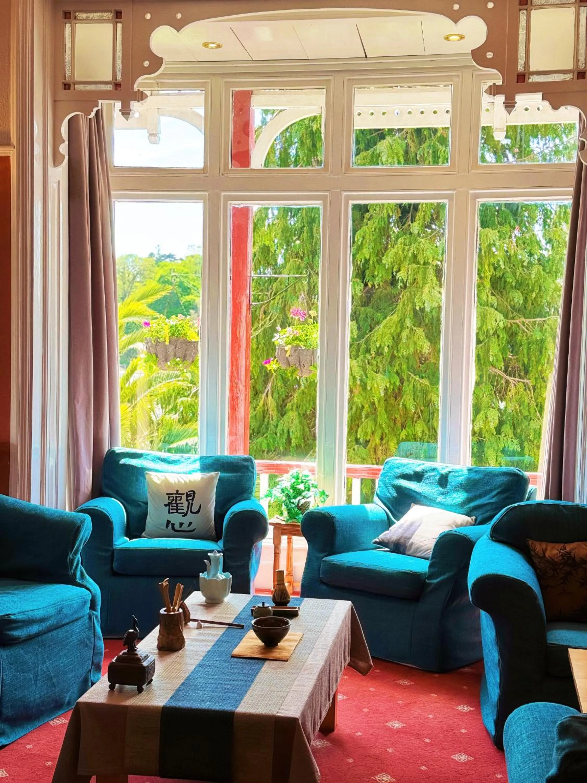 Lounge or bar in The Robin Hill