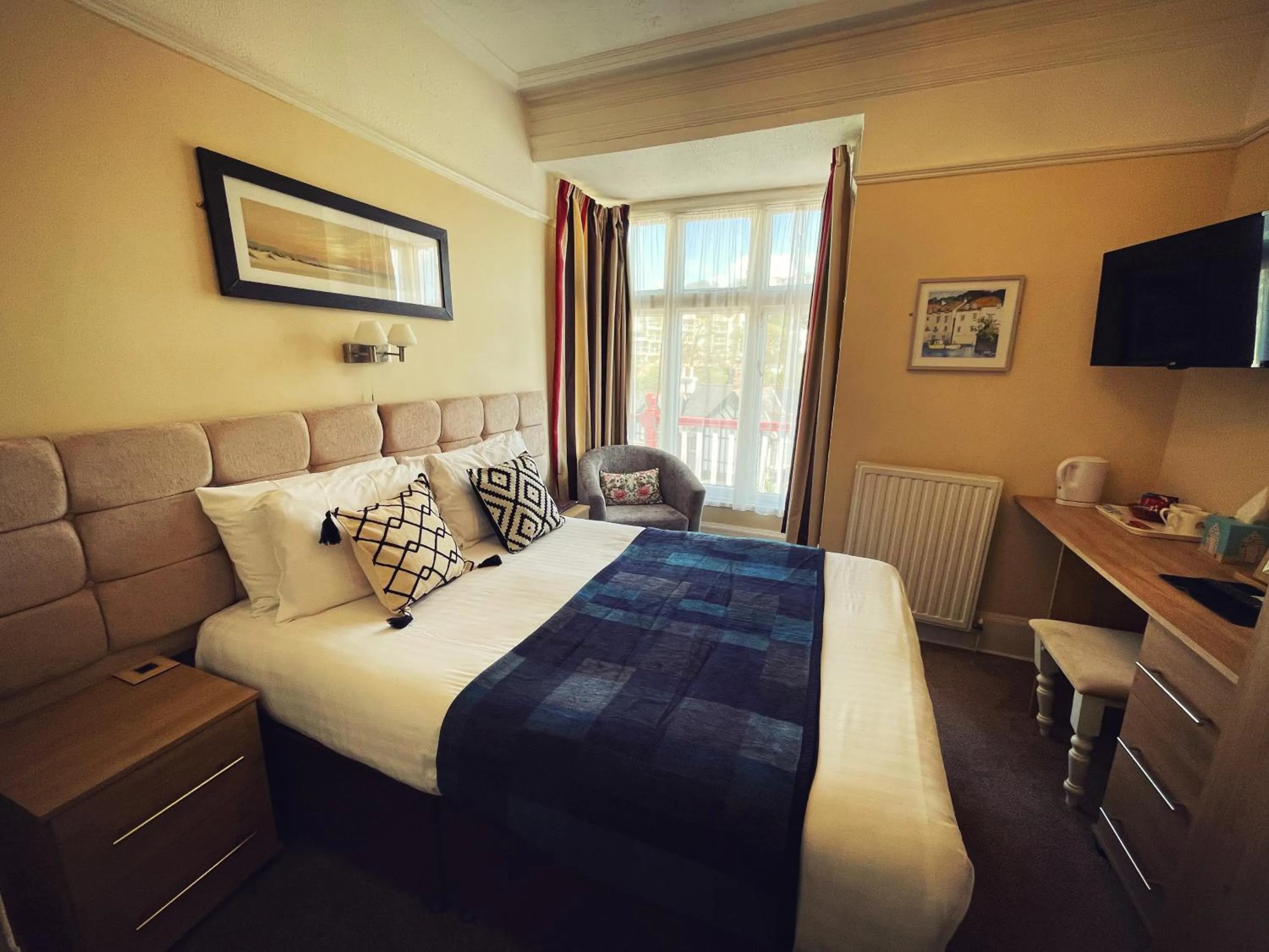 Bedroom, Bed in The Robin Hill