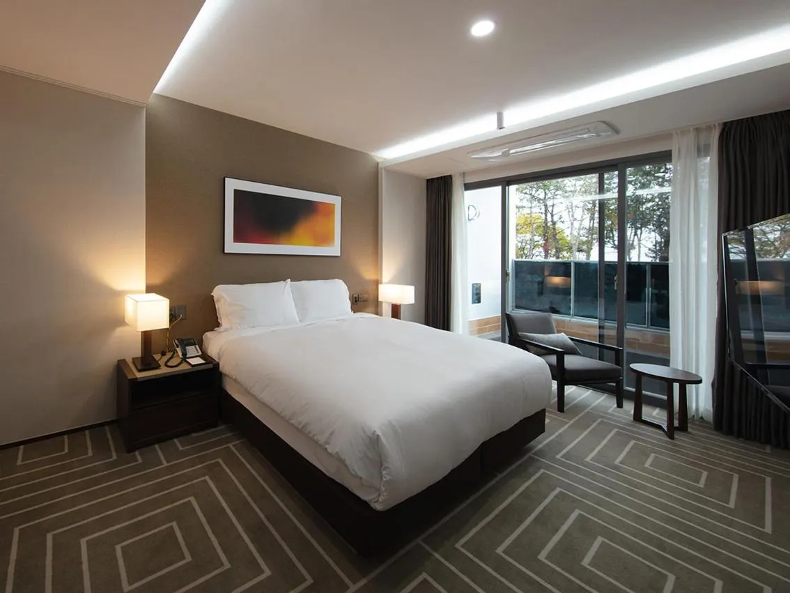 Bedroom, Bed in Best Western Plus GyeongJu