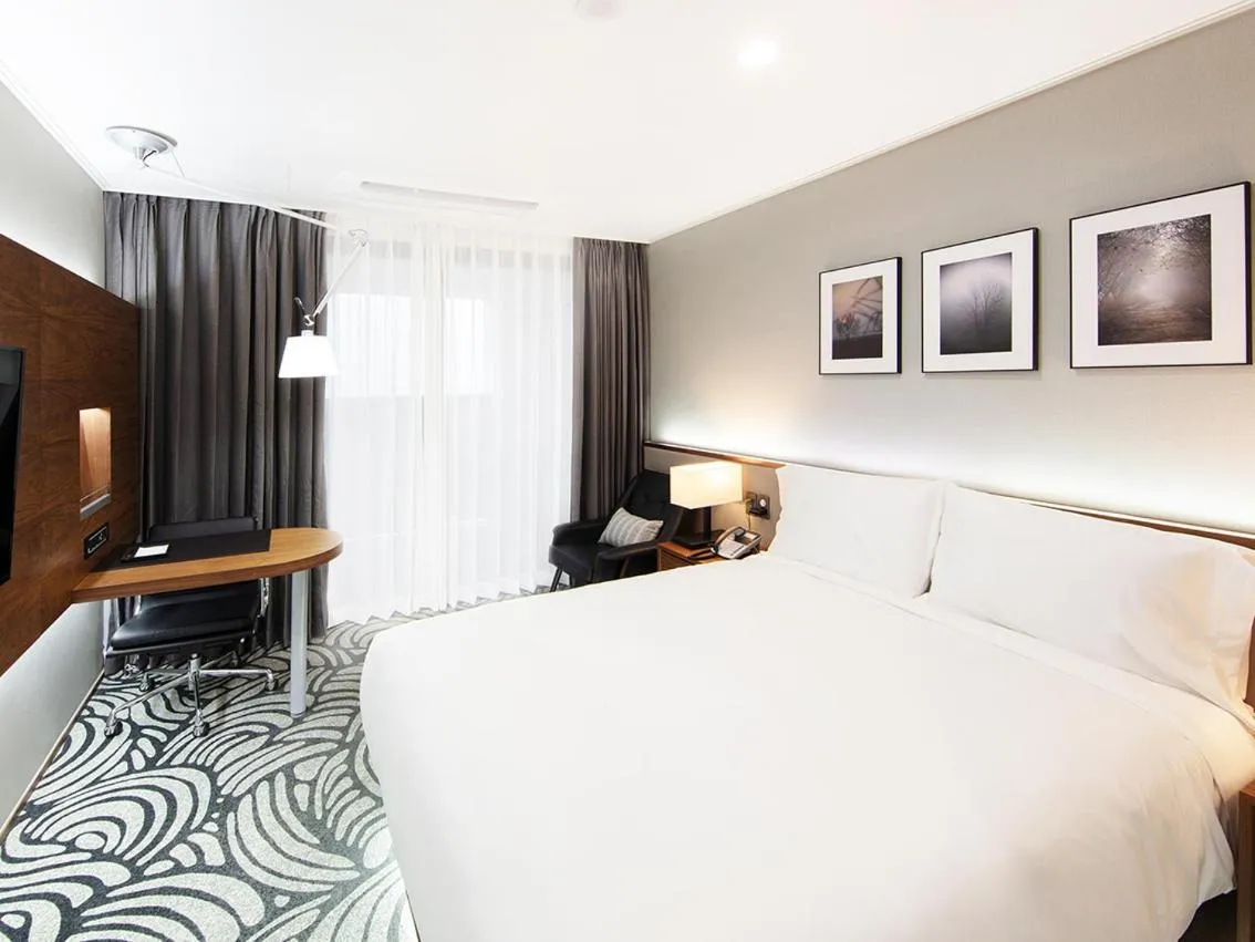 Bedroom, Bed in Best Western Plus GyeongJu