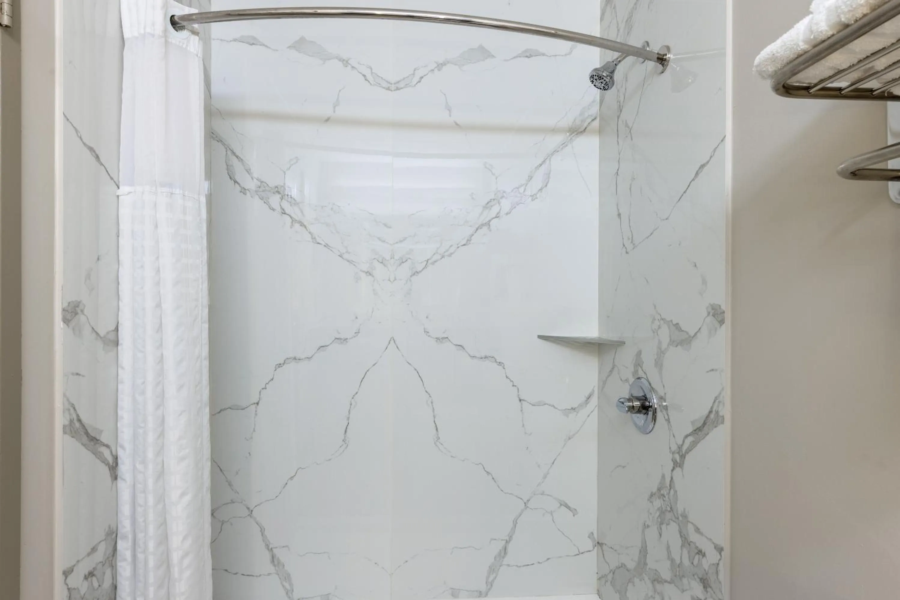 Shower in Days Inn & Suites by Wyndham Fort Bragg/Cross Creek Mall