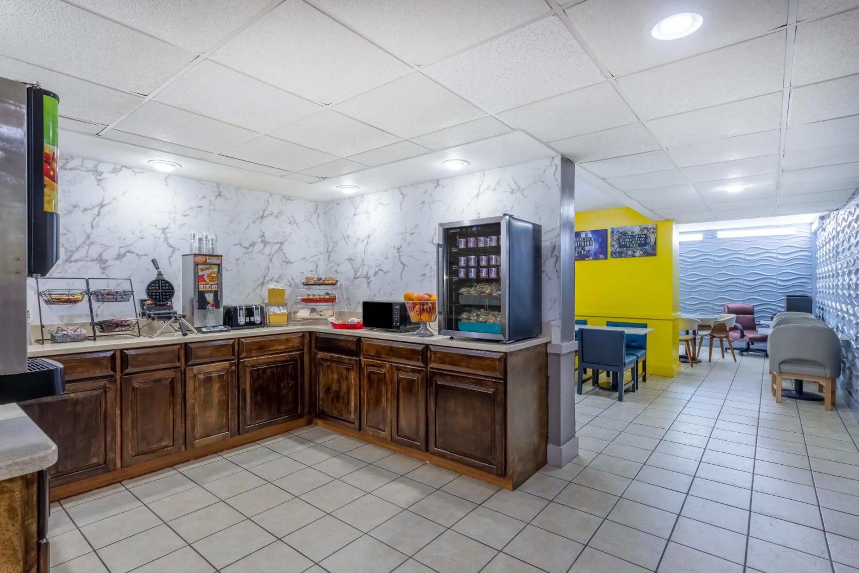 Breakfast in Days Inn & Suites by Wyndham Fort Bragg/Cross Creek Mall