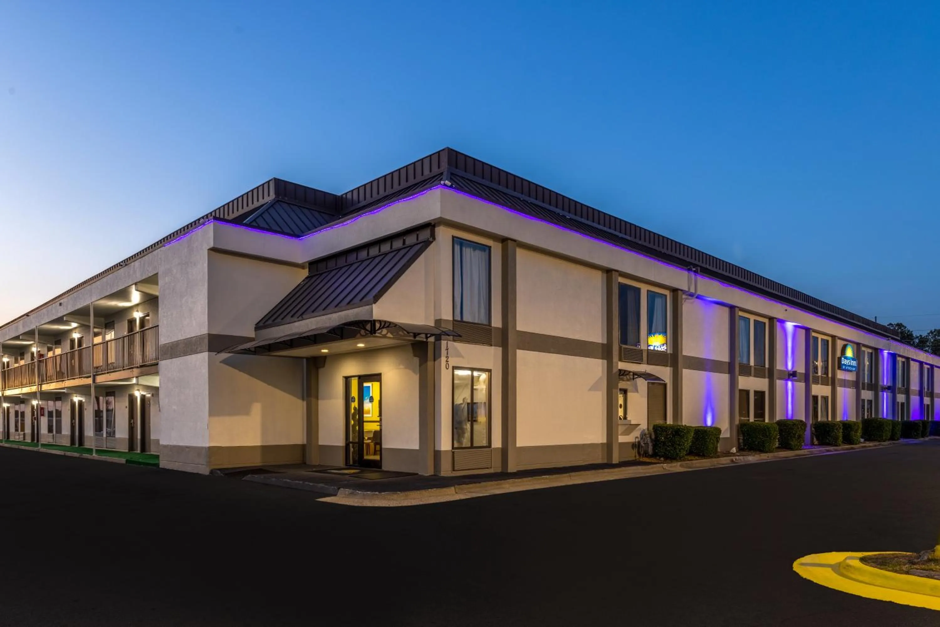 Property building in Days Inn & Suites by Wyndham Fort Bragg/Cross Creek Mall