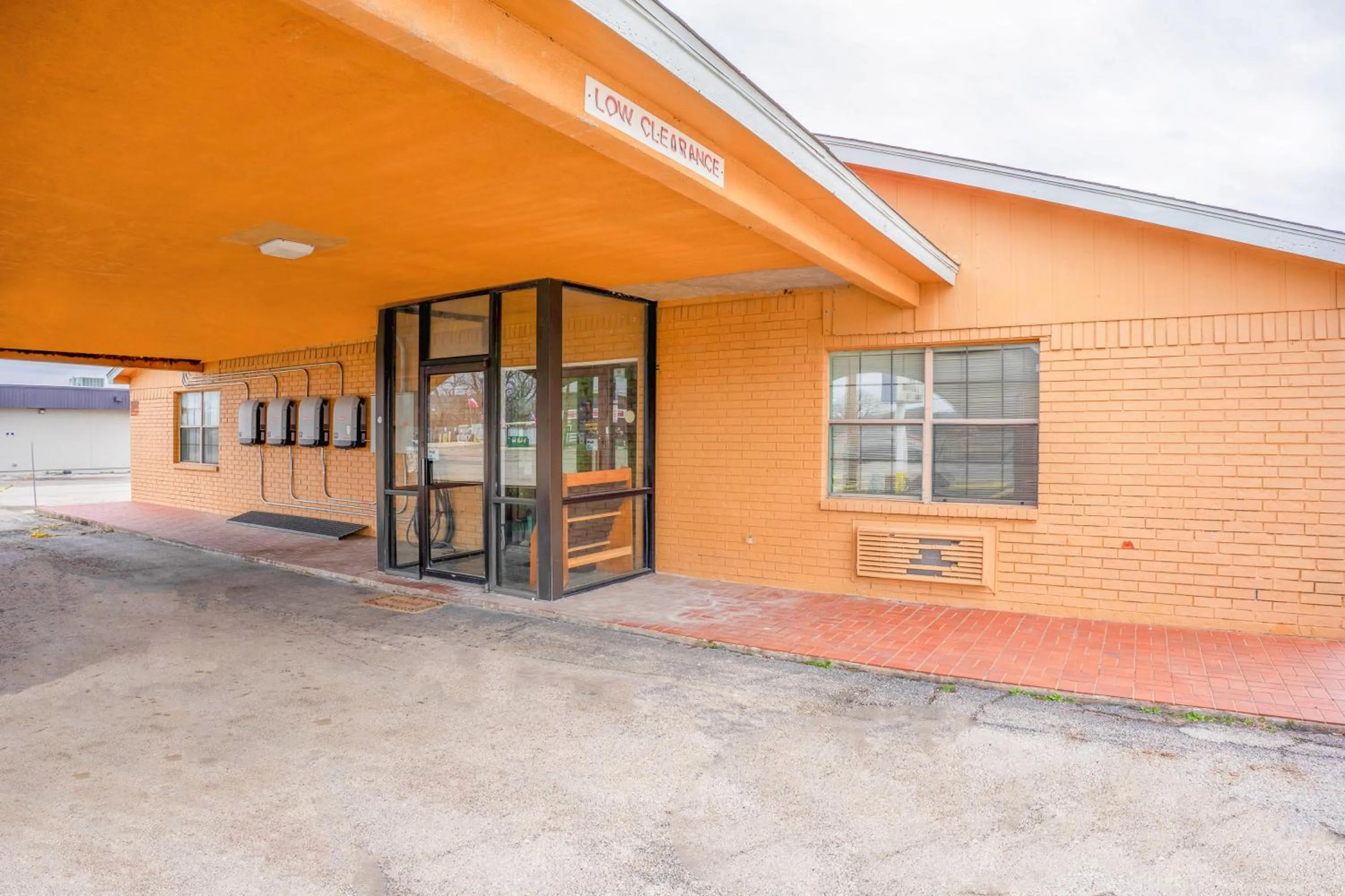 Facade/entrance in Executive Inn By OYO Mineral Wells US-180