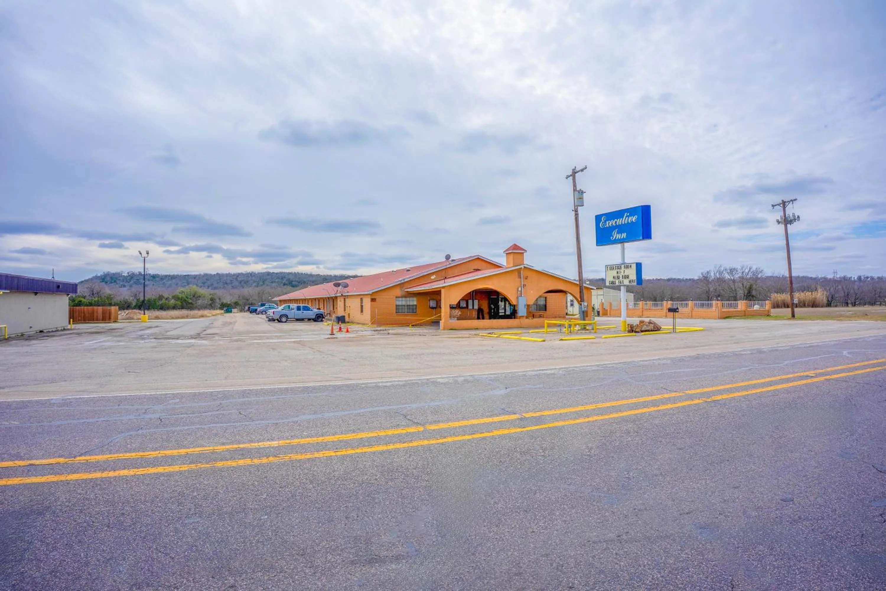 Facade/entrance in Executive Inn By OYO Mineral Wells US-180