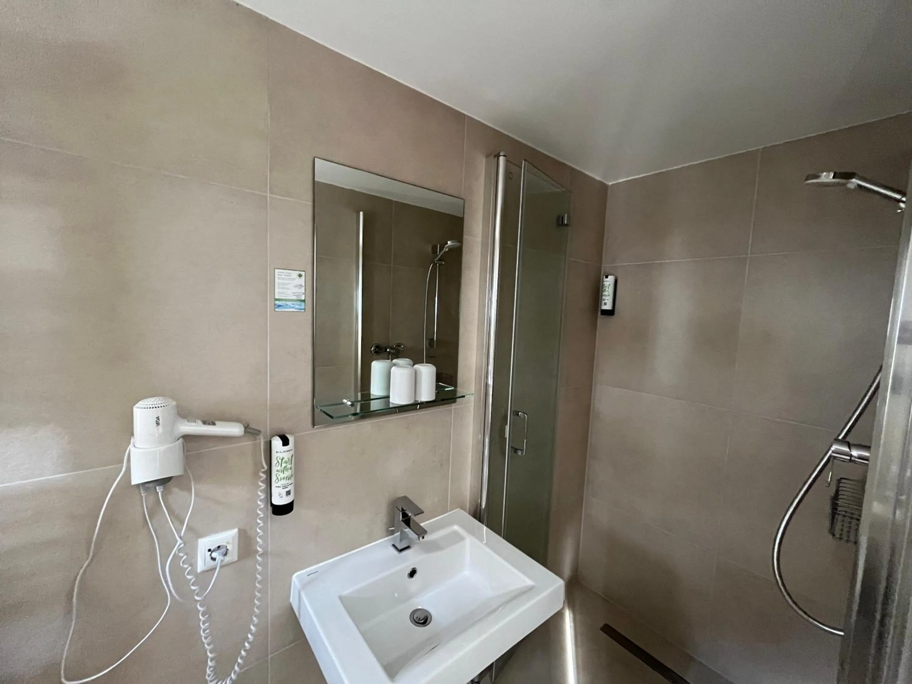 Shower in Hotel Weißbräu