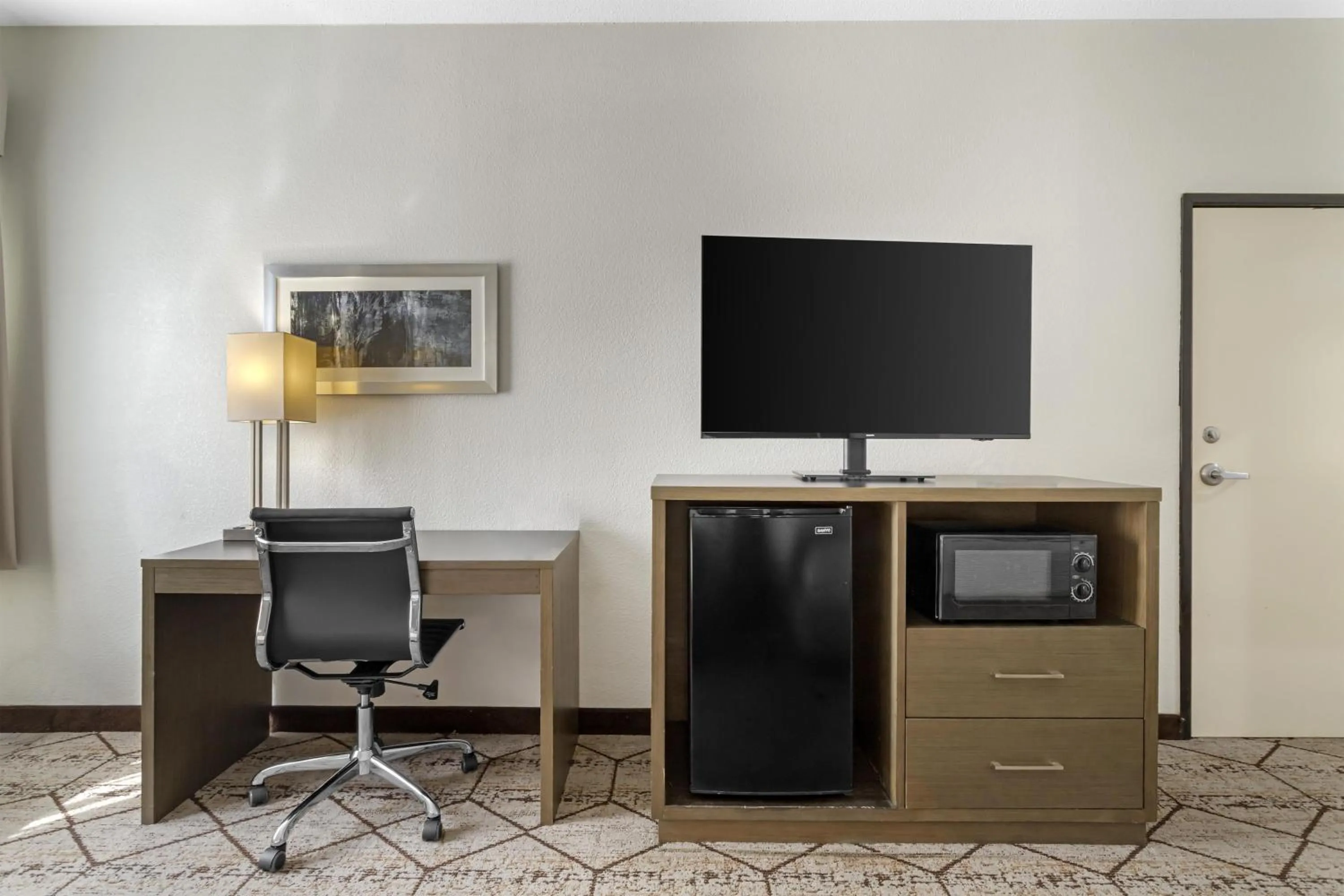 Bedroom in Best Western Plus North Houston Inn & Suites