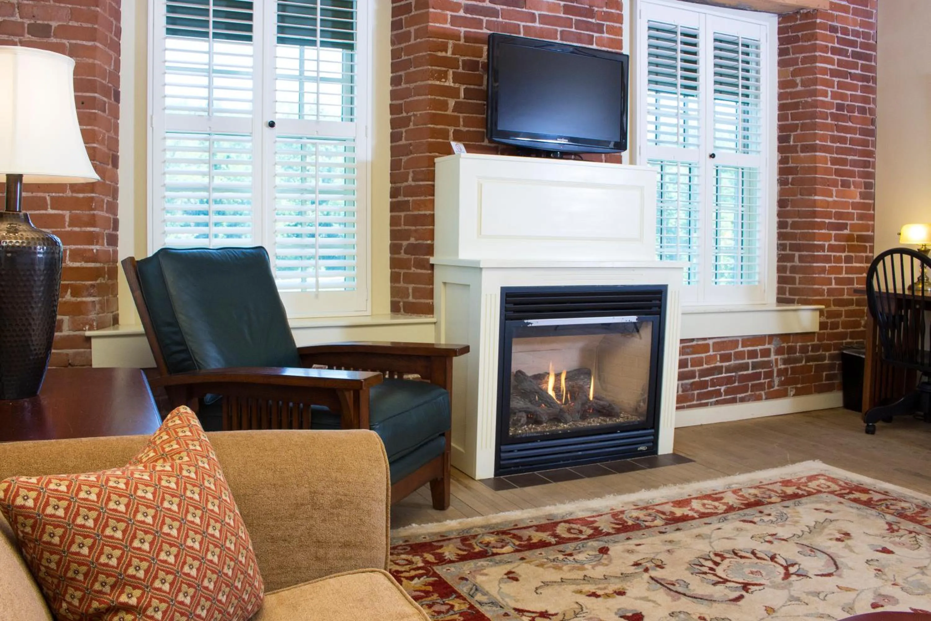 Seating area in The Common Man Inn & Restaurant
