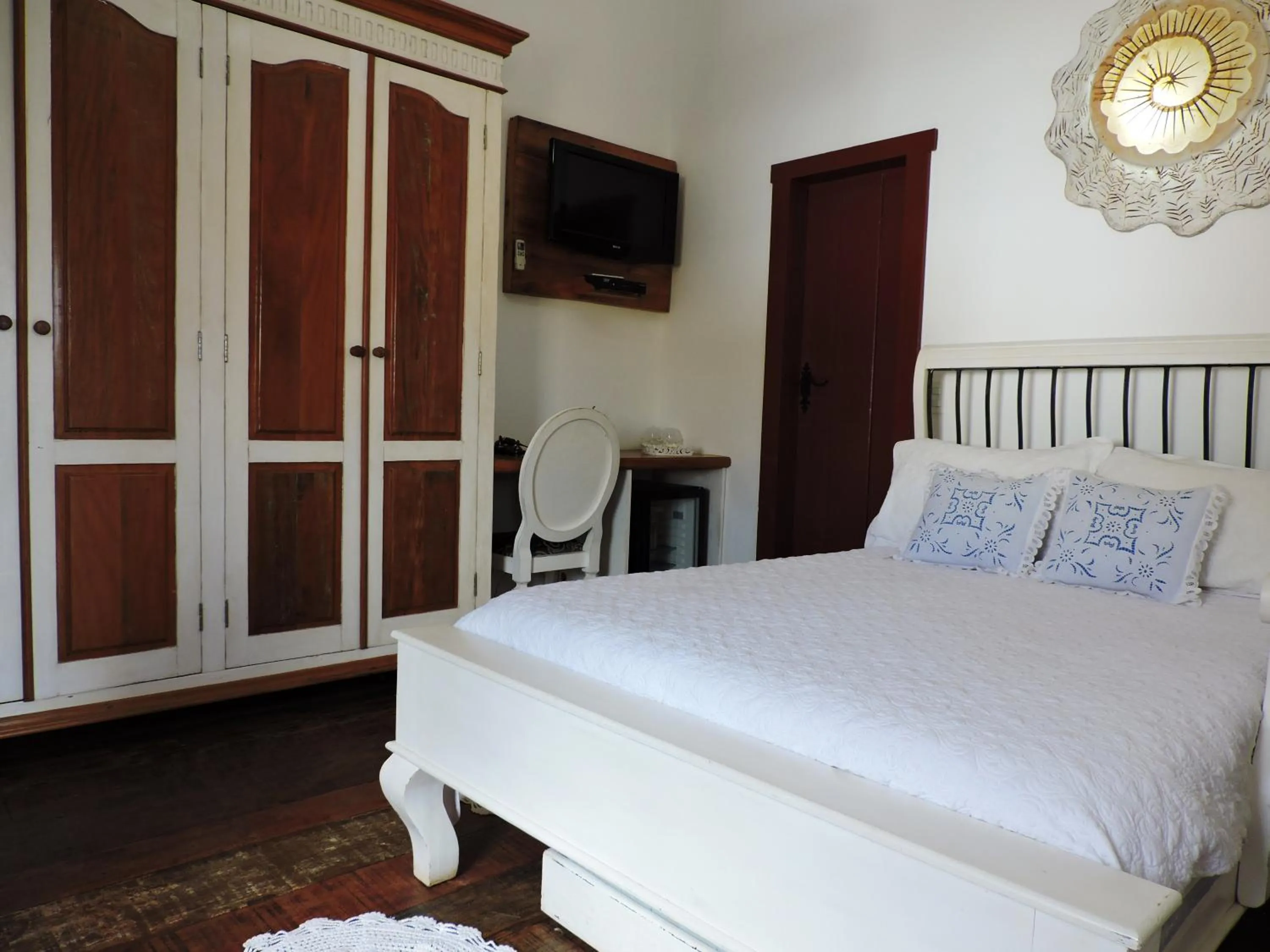 Bedroom, Bed in Pousada Araujo Bazilio