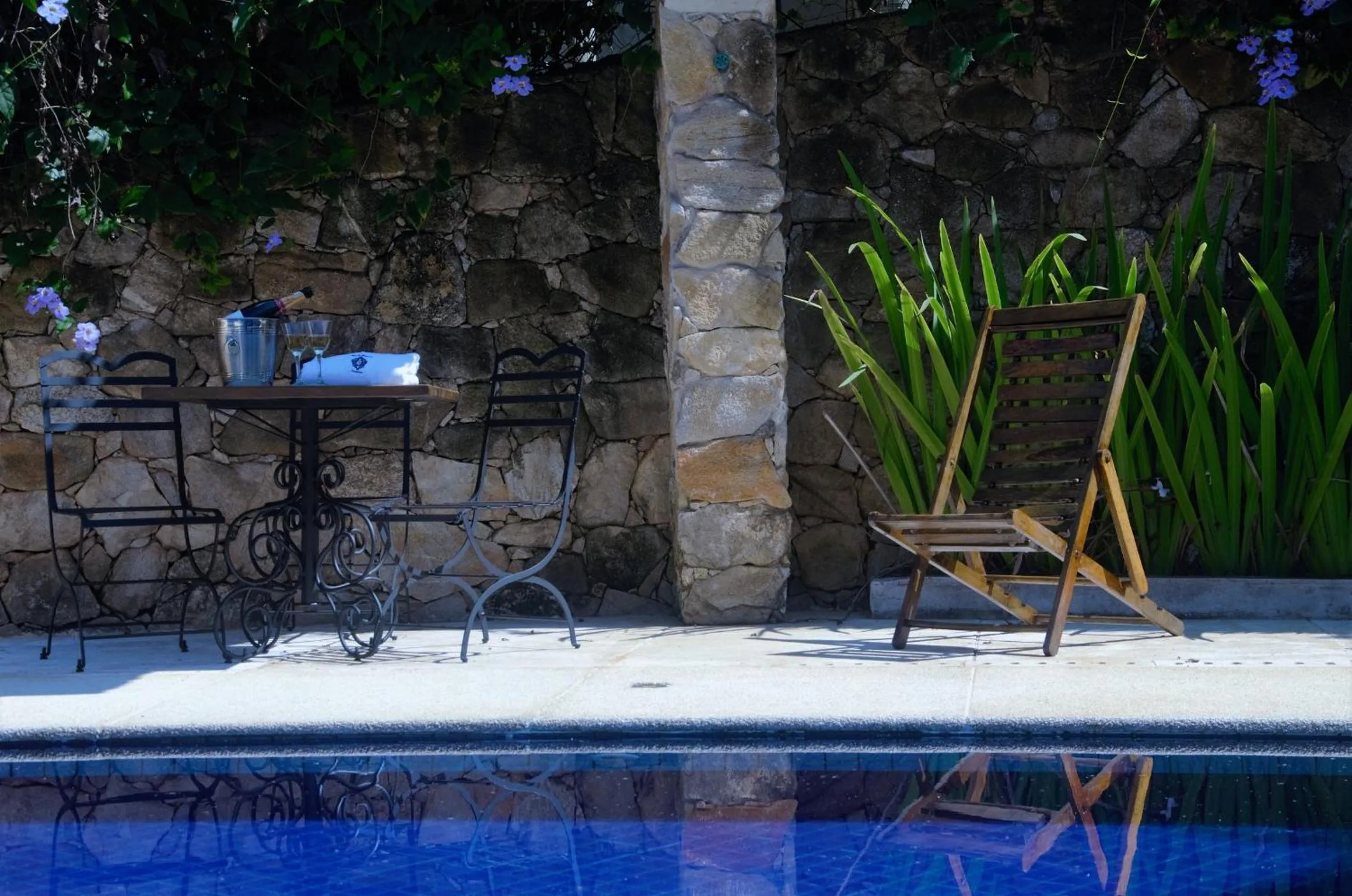 Swimming pool in Pousada Araujo Bazilio