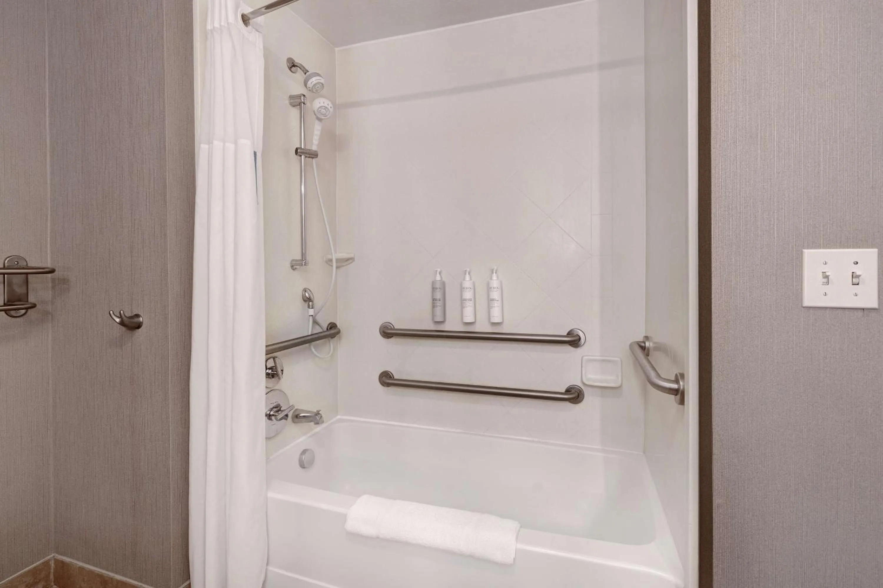 Bathroom in Hampton Inn & Suites San Luis Obispo