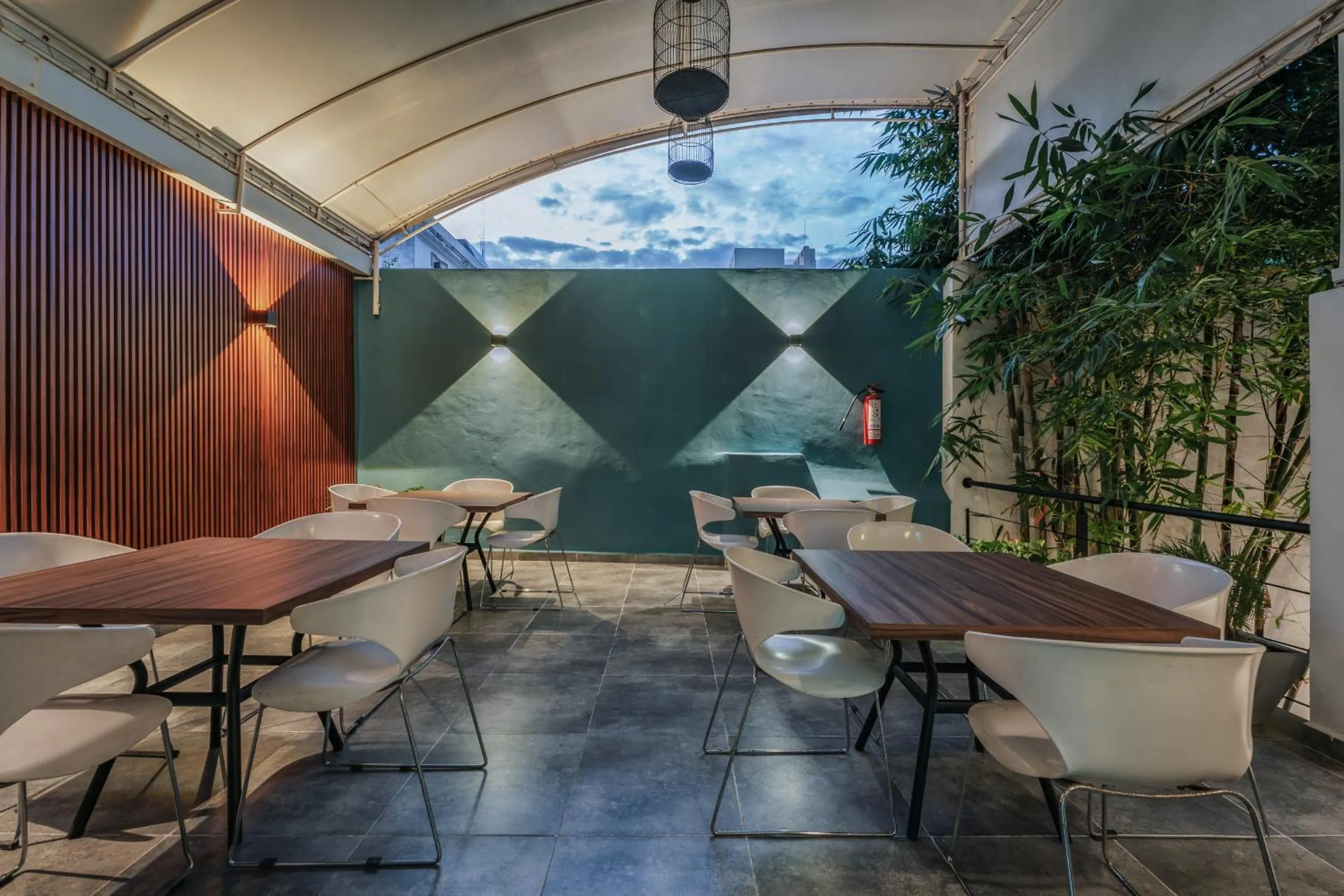 Dining area in Hotel Casa Nova, Merida