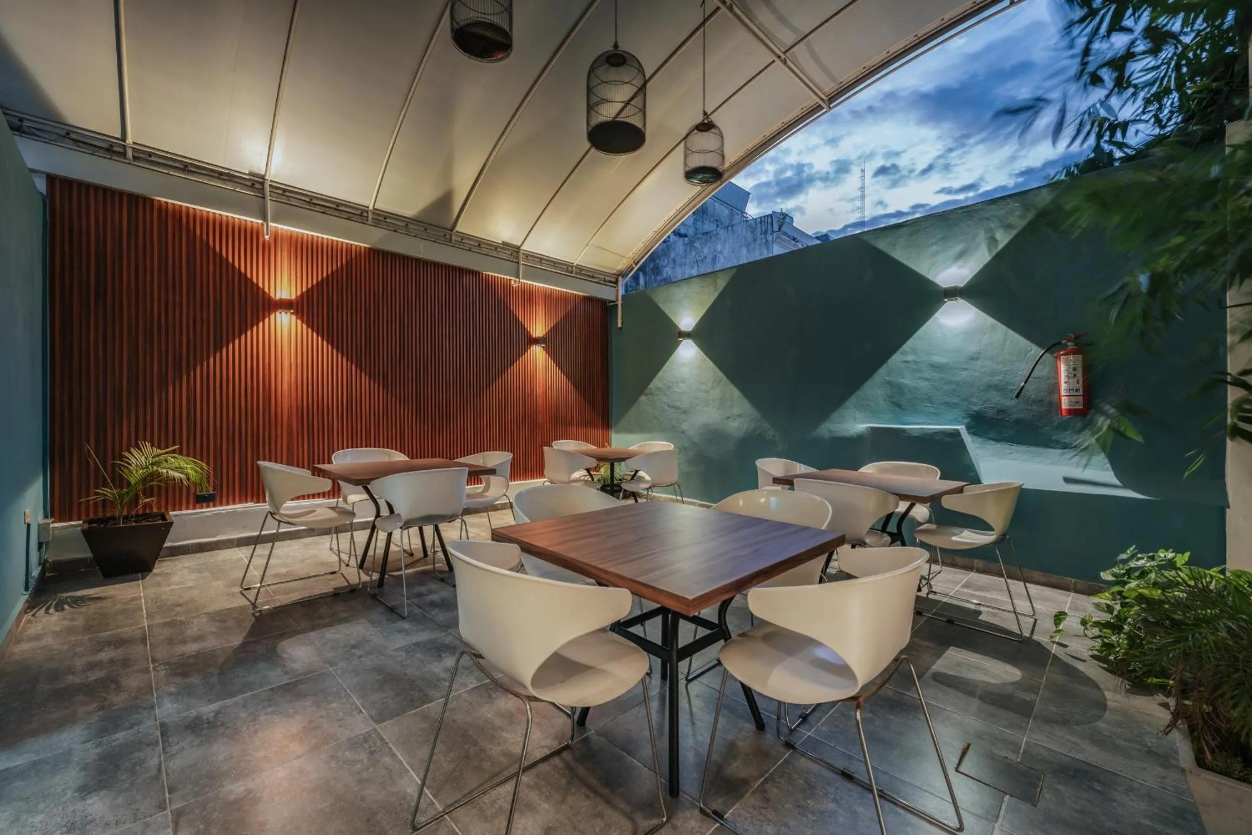 Dining area in Hotel Casa Nova, Merida