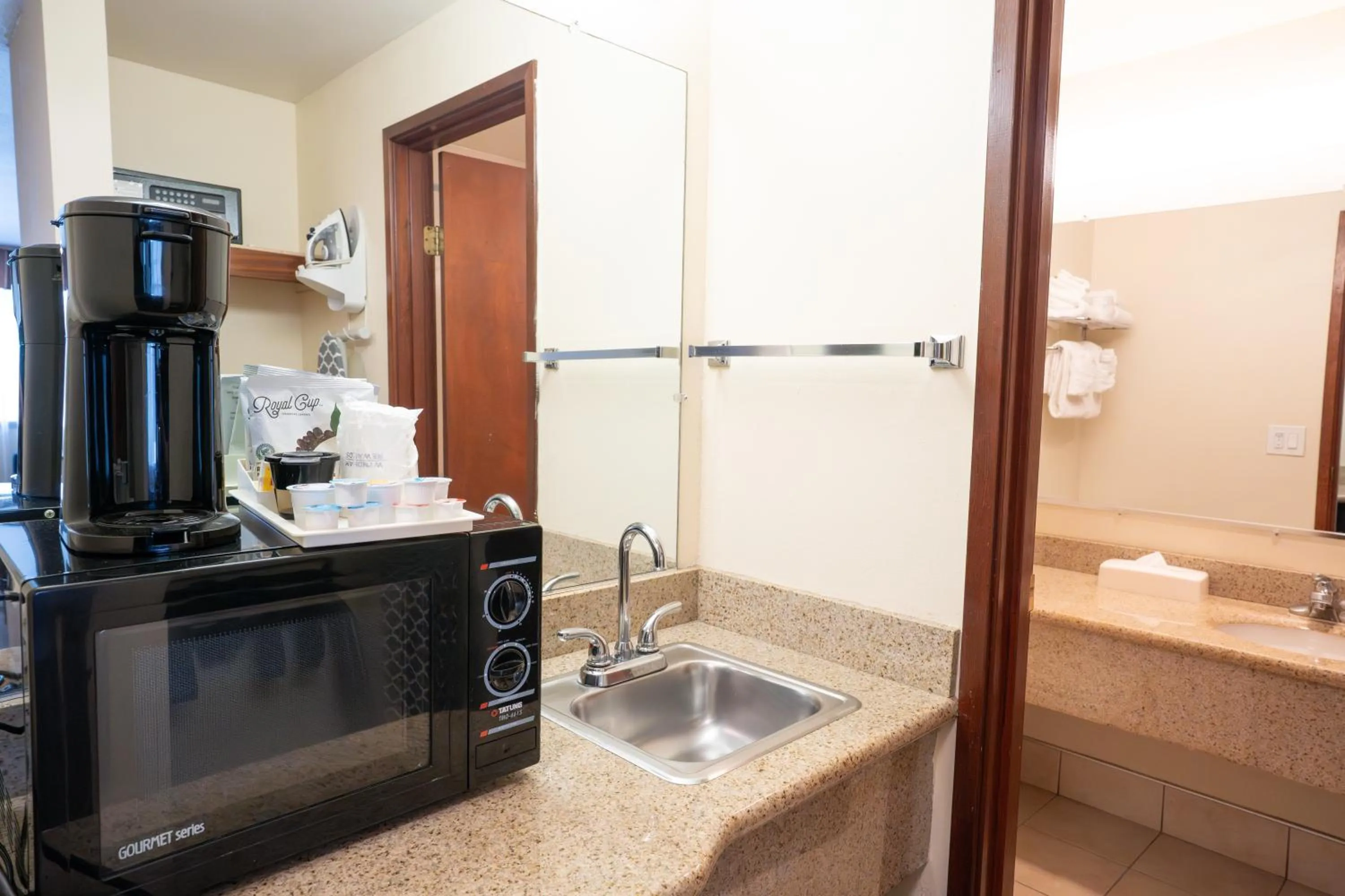 Area and facilities in Ramada by Wyndham Tukwila Southcenter