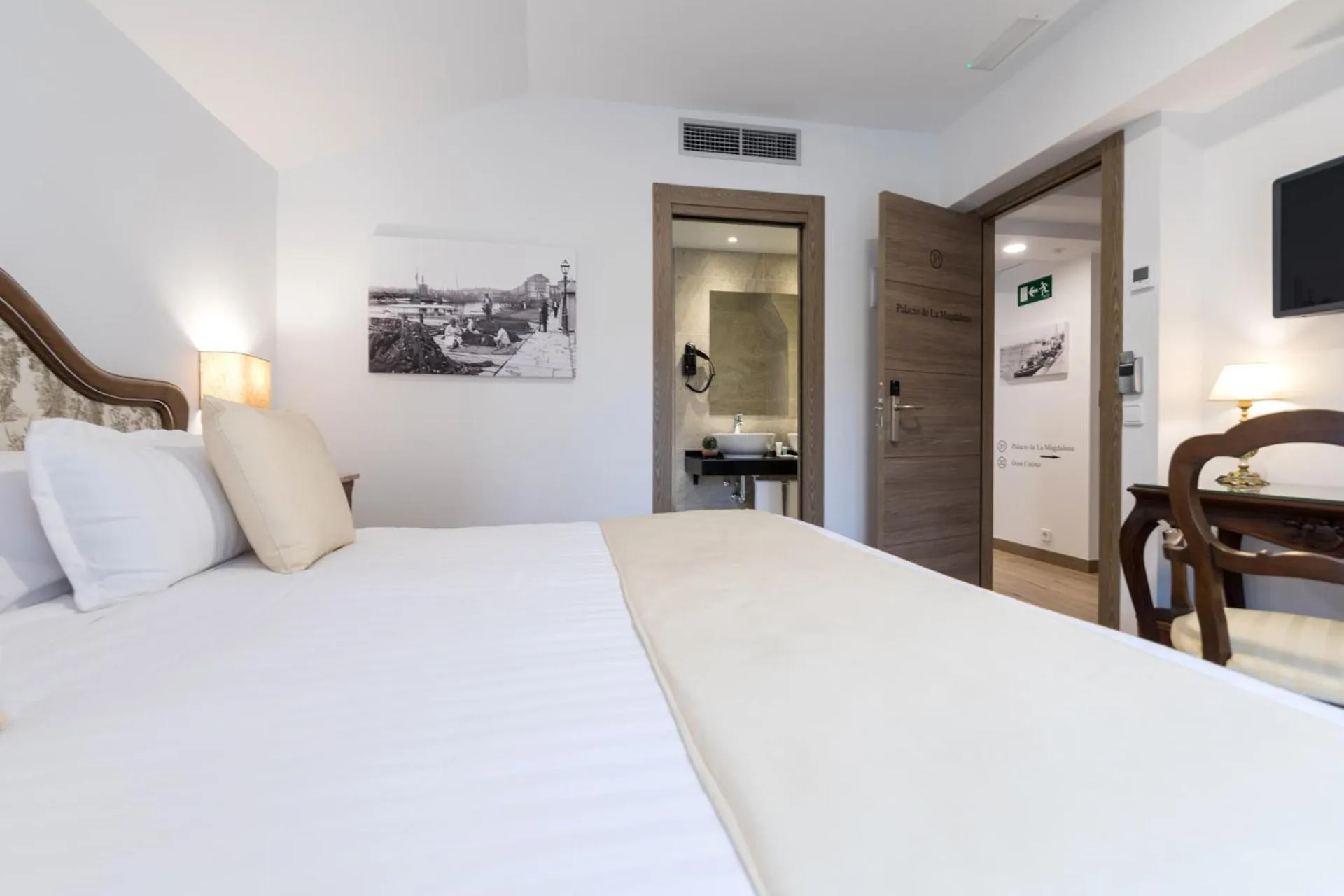 Bed in Suite Home Pinares