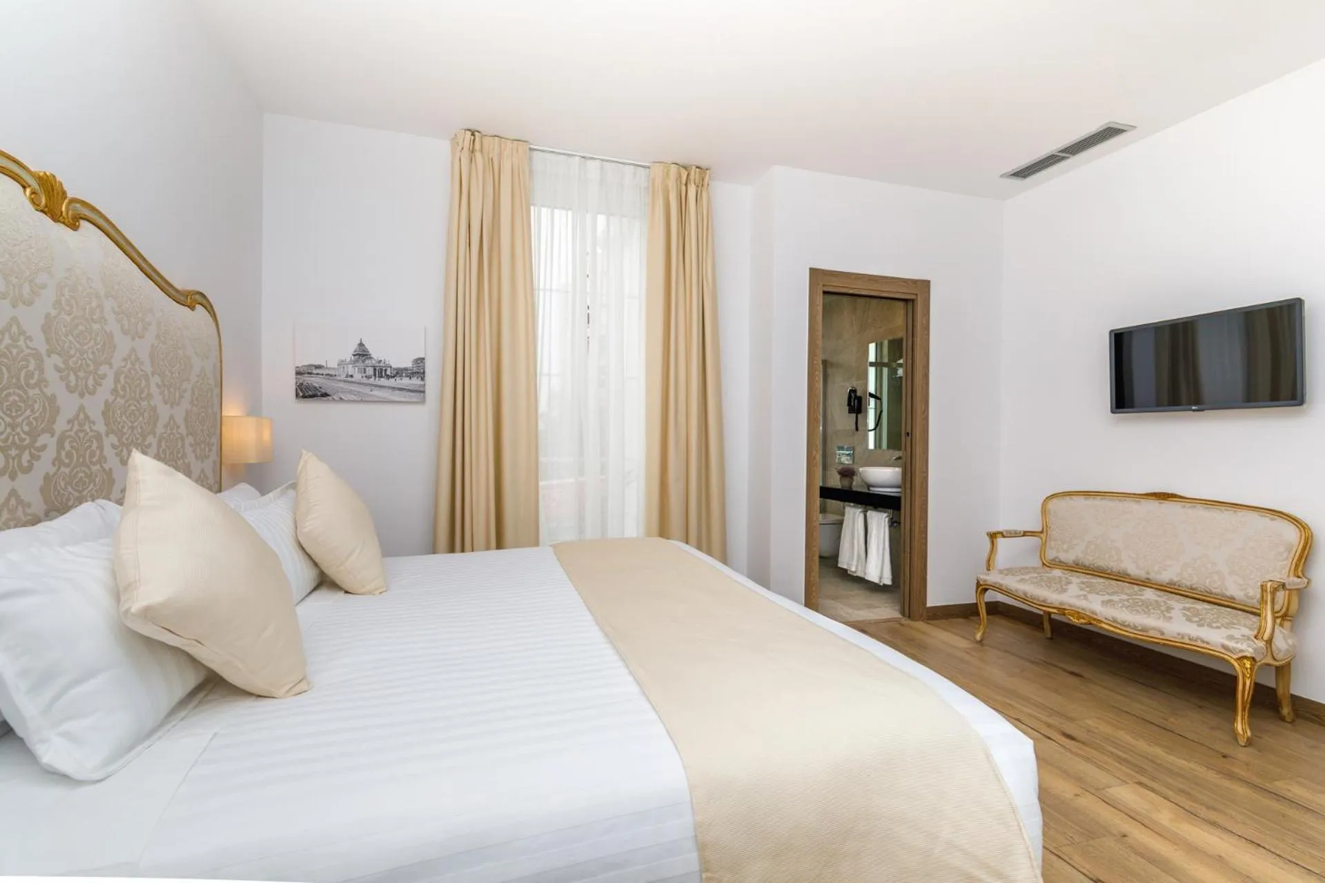 Bed in Suite Home Pinares