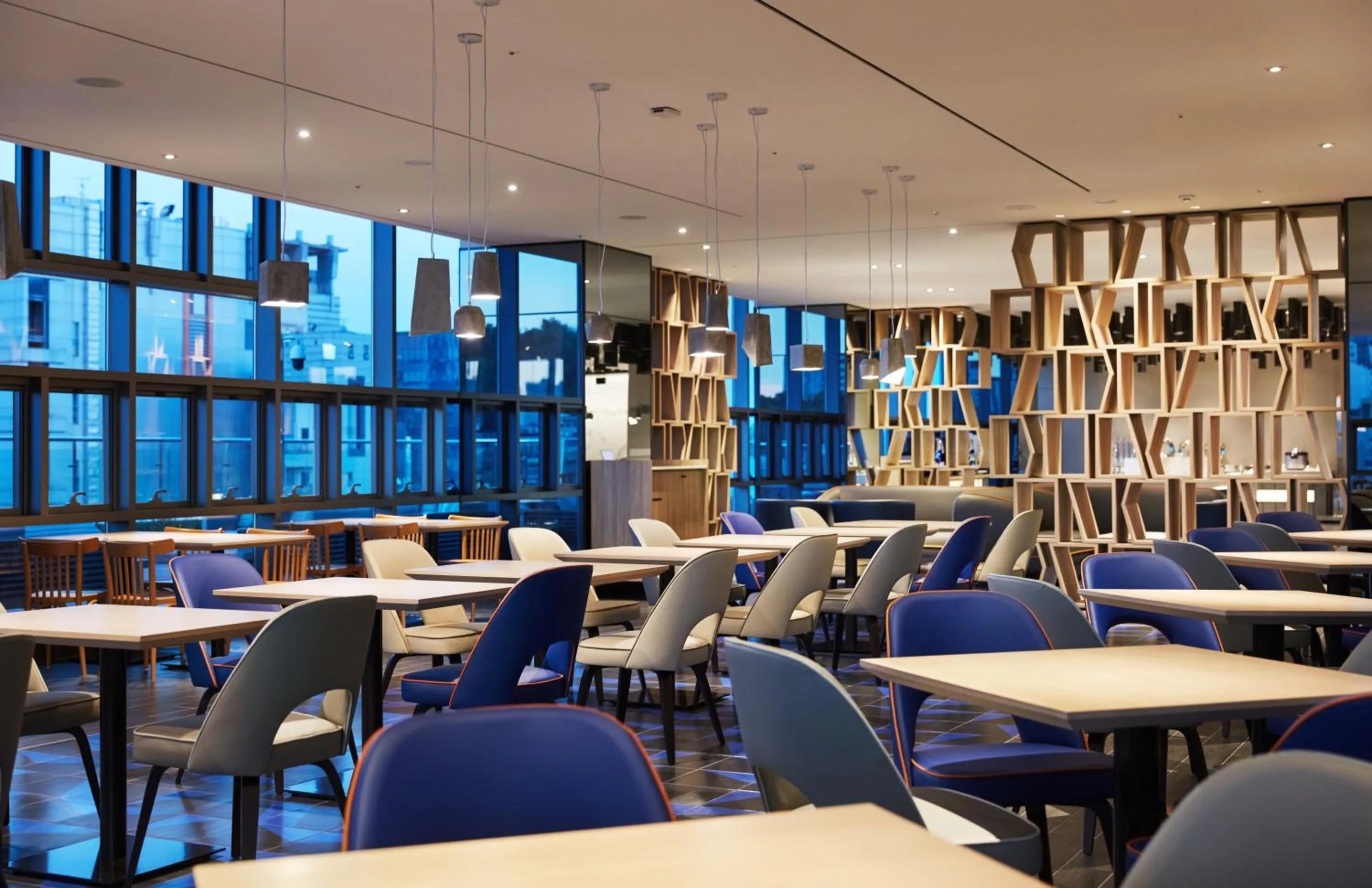 Restaurant/places to eat in Holiday Inn Express Seoul Hongdae by IHG