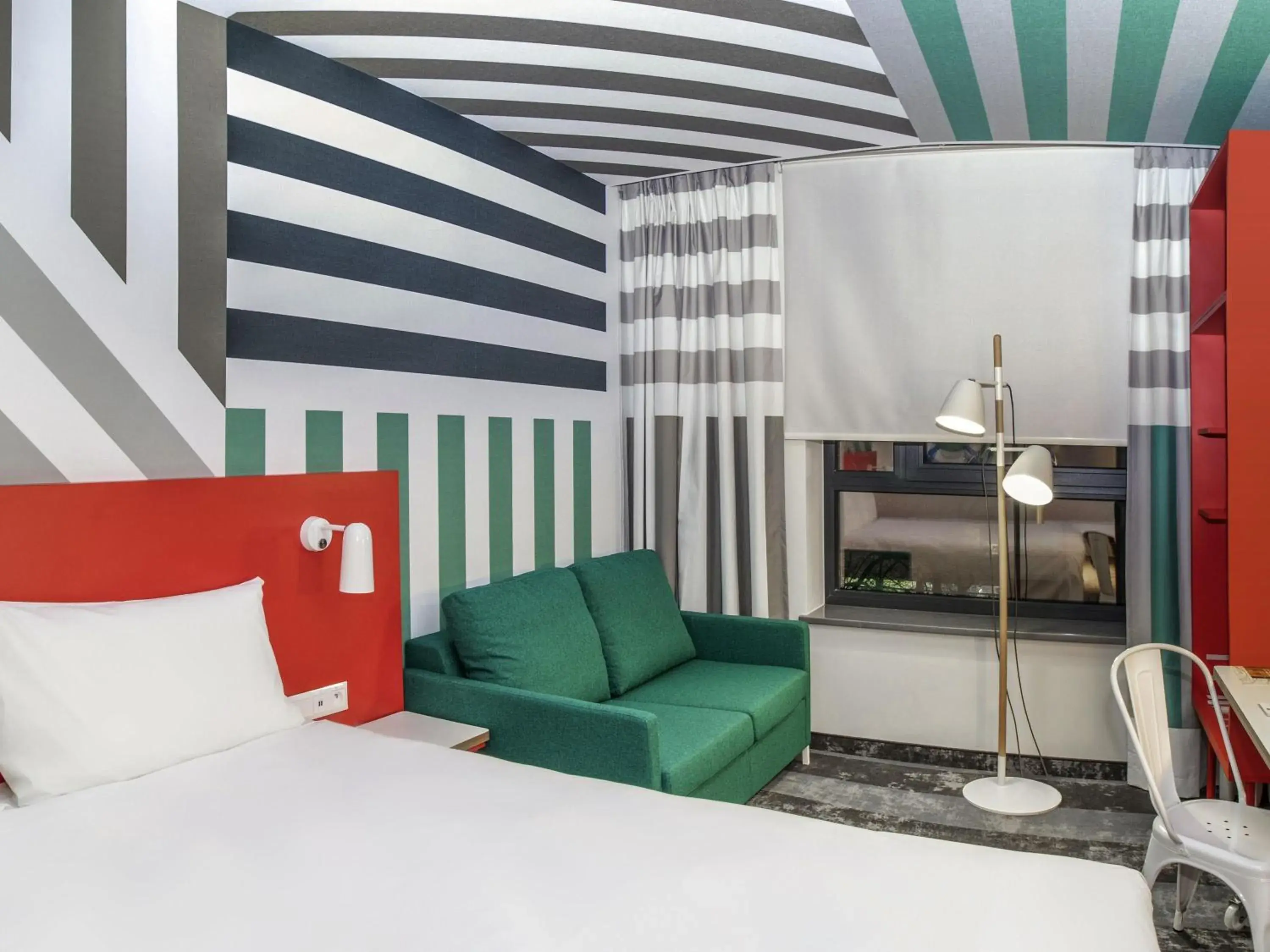 Superior Double Room with Sofa in ibis Styles Warszawa Centrum Superior Double Room with Sofa in ibis Styles Warszawa Centrum