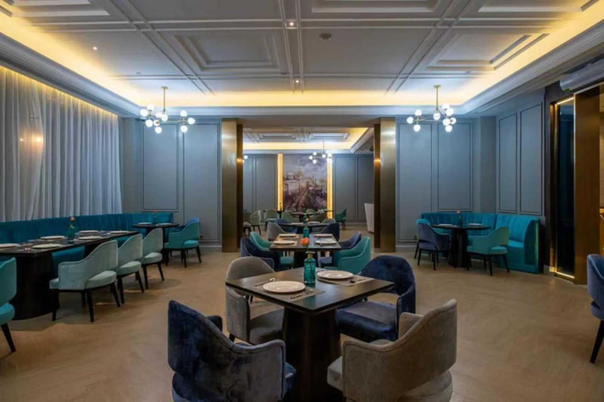 Restaurant/places to eat in Mercure Shanghai Jiuting