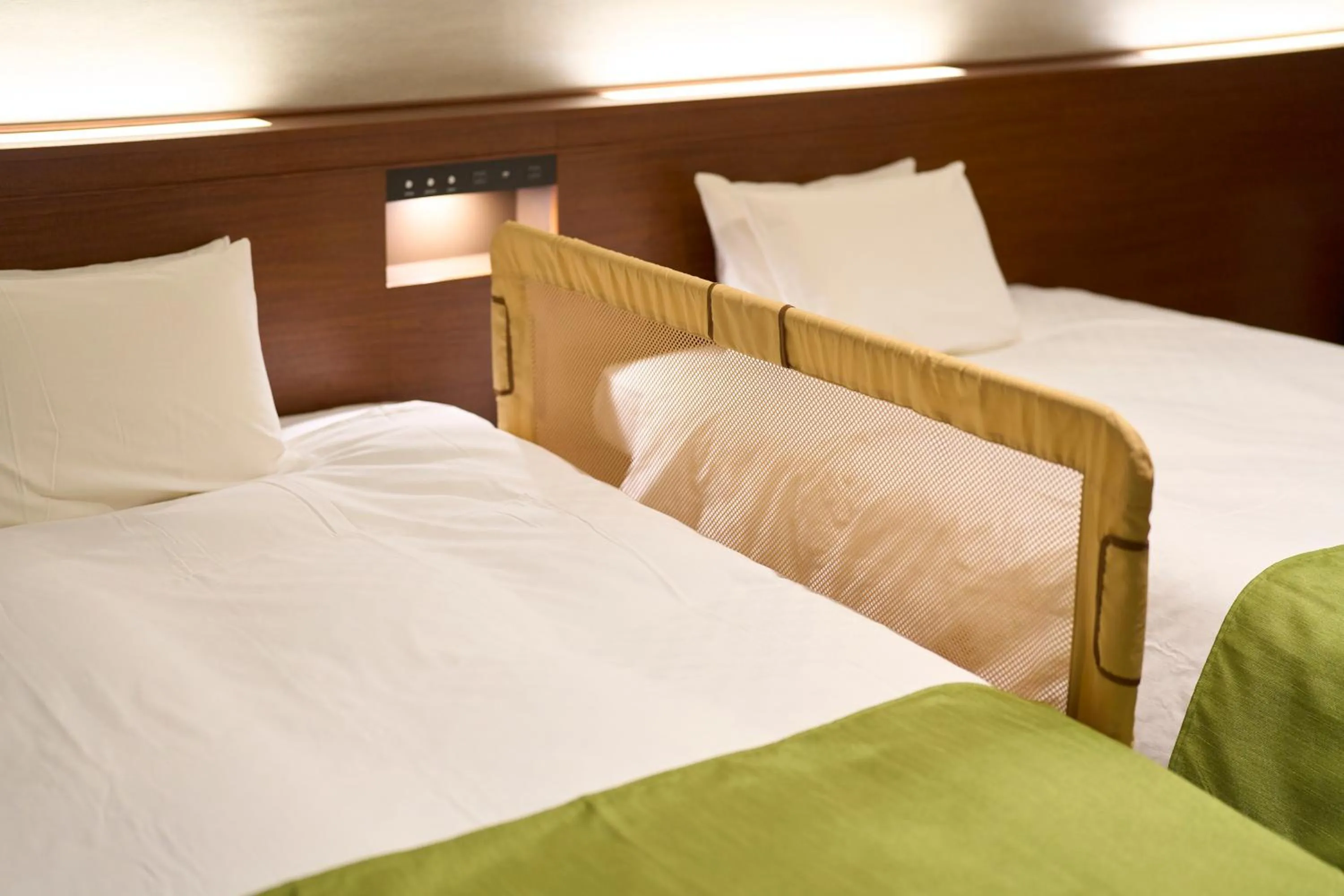 young children, Bed in Rihga Royal Hotel Kokura Fukuoka