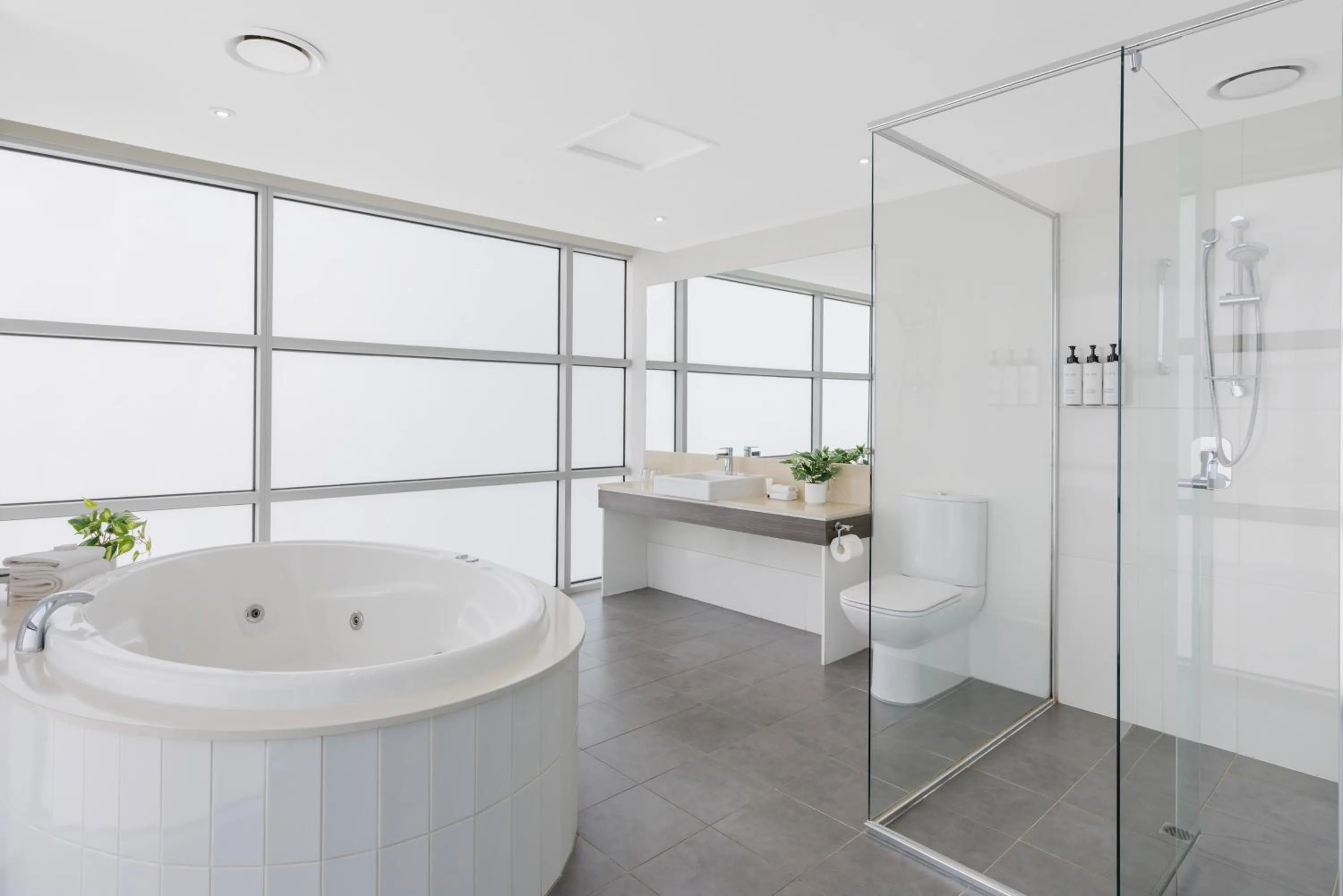 Hot Tub in Quest Caroline Springs