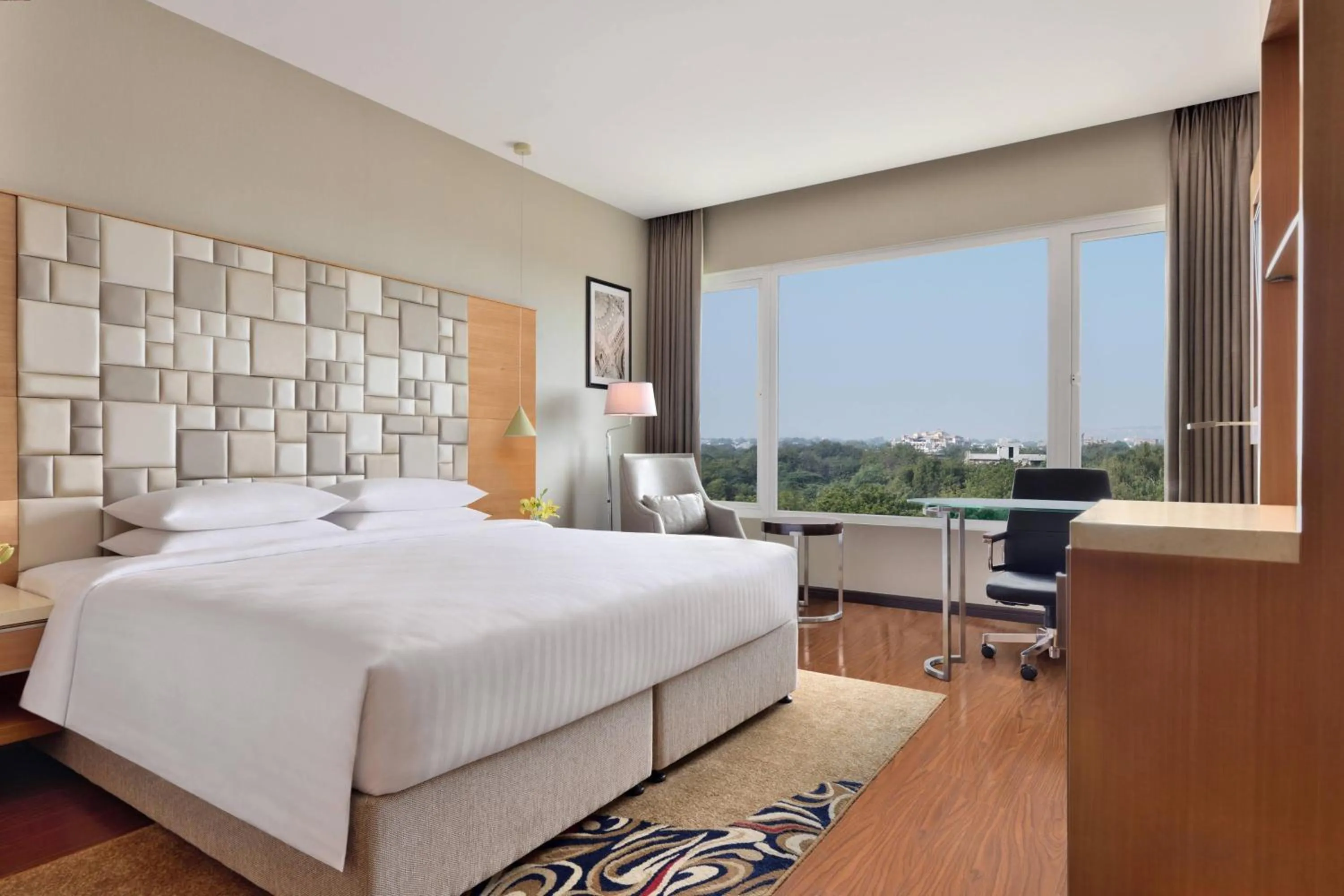 Photo of the whole room, Bed in Courtyard by Marriott Madurai