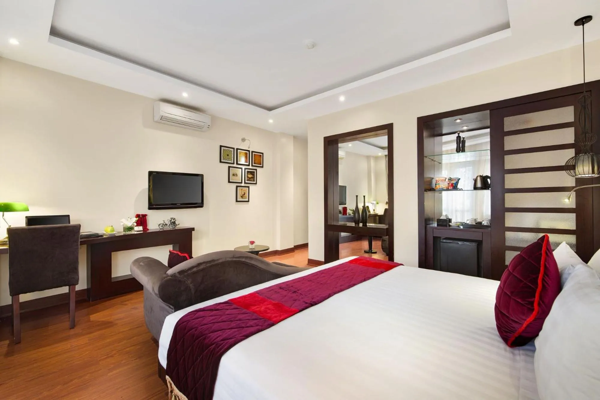 Bedroom, Bed in Hanoian Central Hotel & Spa