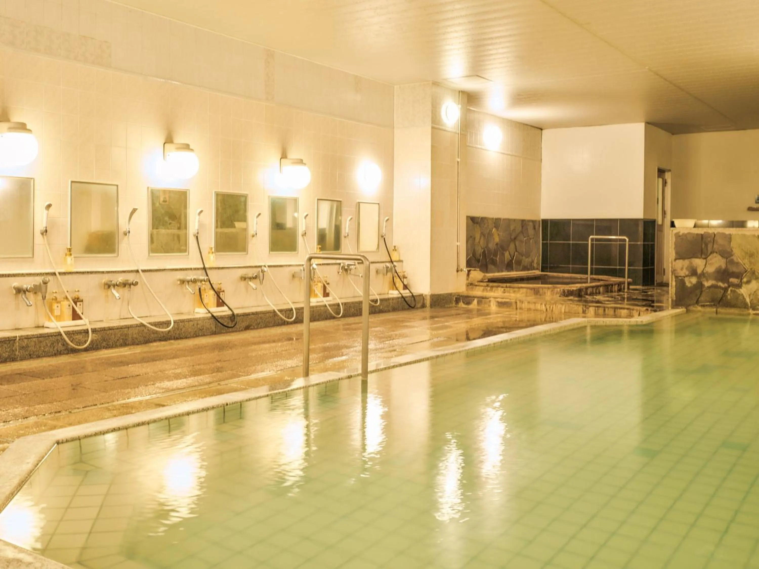 Hot Spring Bath in Yunohama Hotel