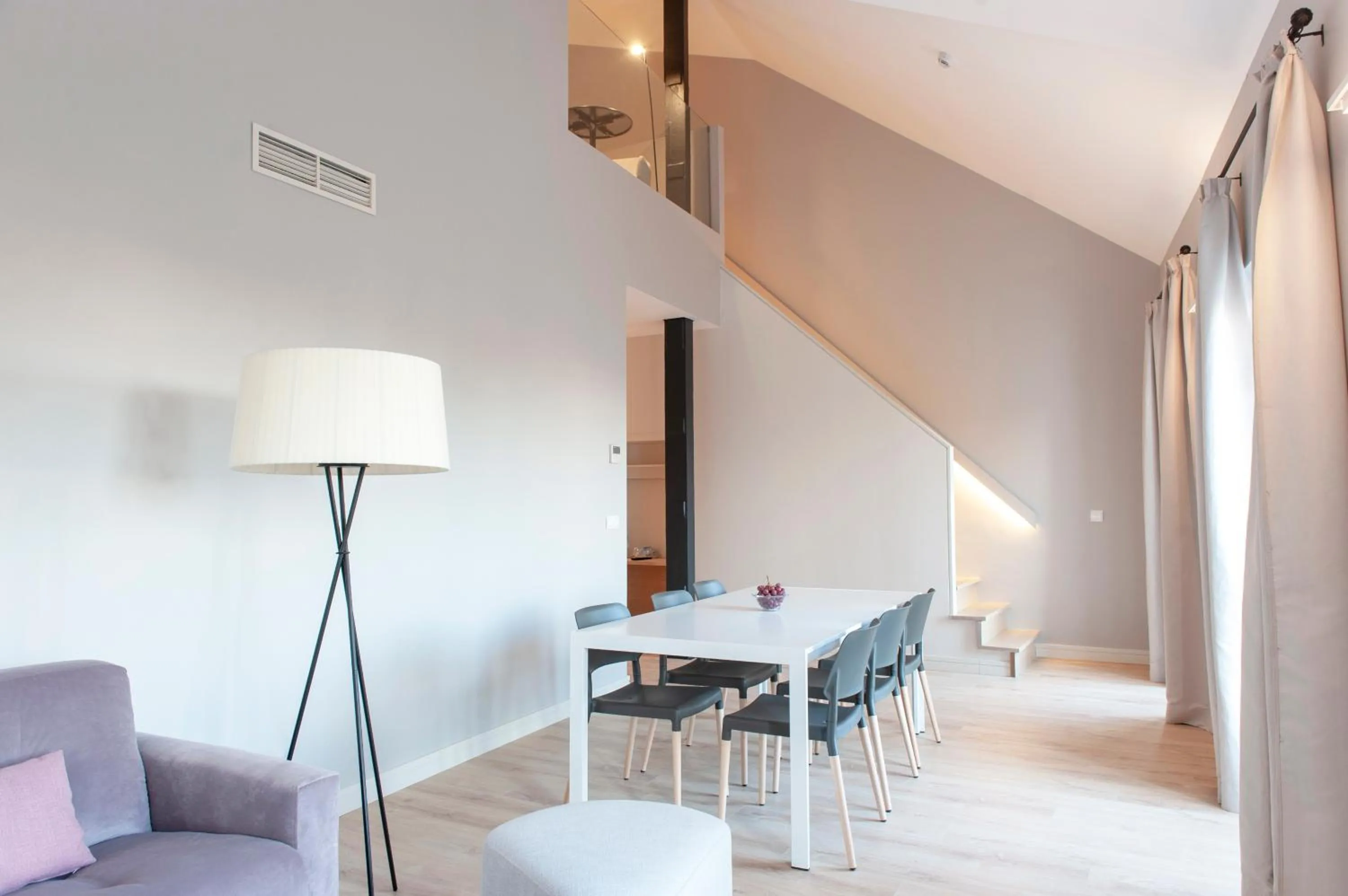 Dining area in MH Apartments Central Madrid