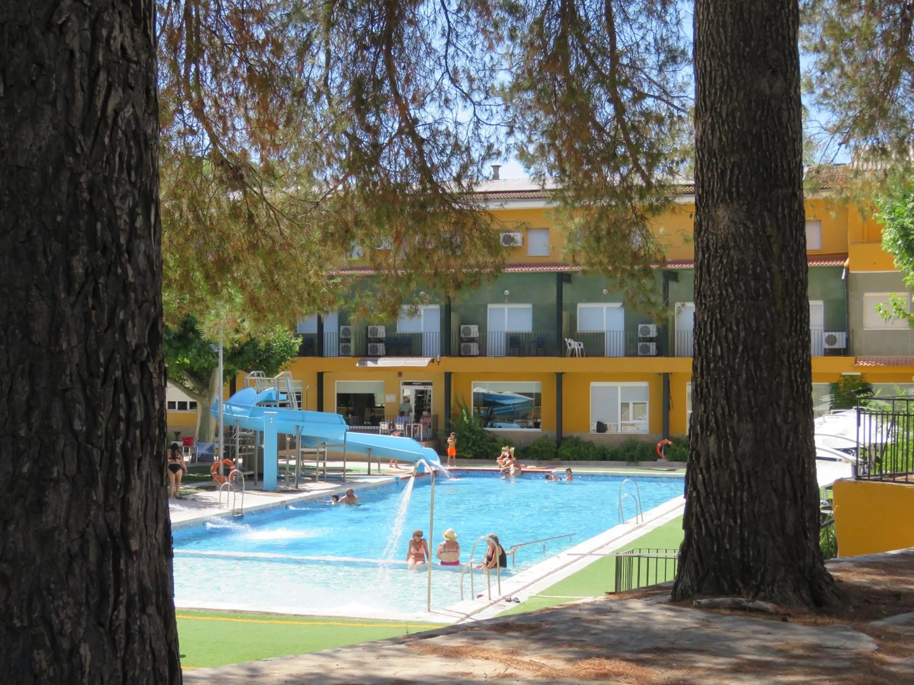 Swimming pool in Hotel Río Piscina