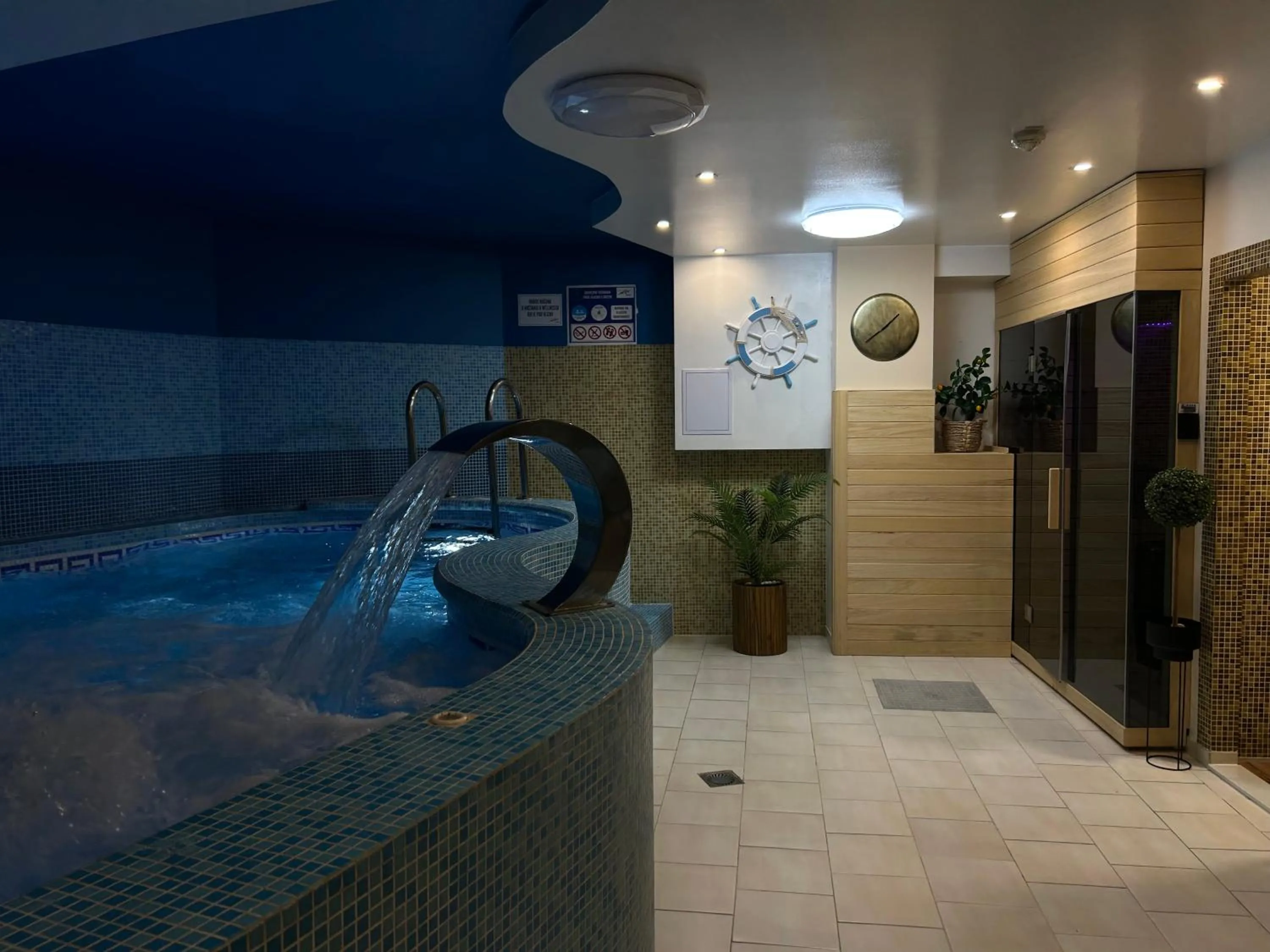 Swimming pool in Art Hotel