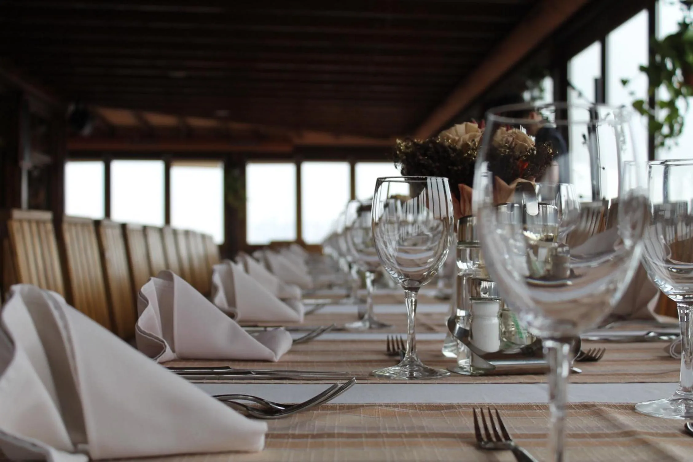 Restaurant/places to eat in Art Hotel