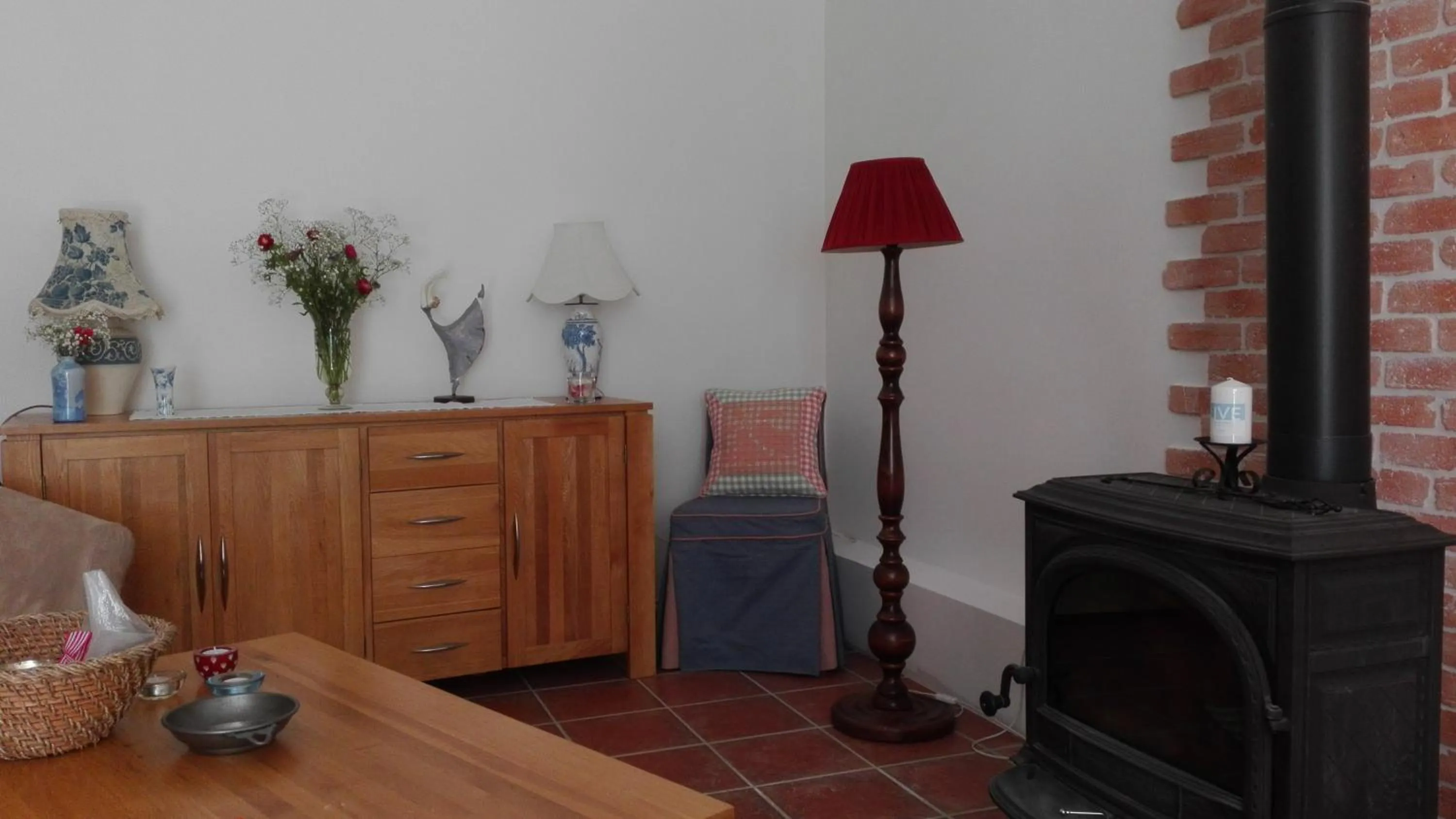 Lounge or bar in BnBinB La Cour Enchantée