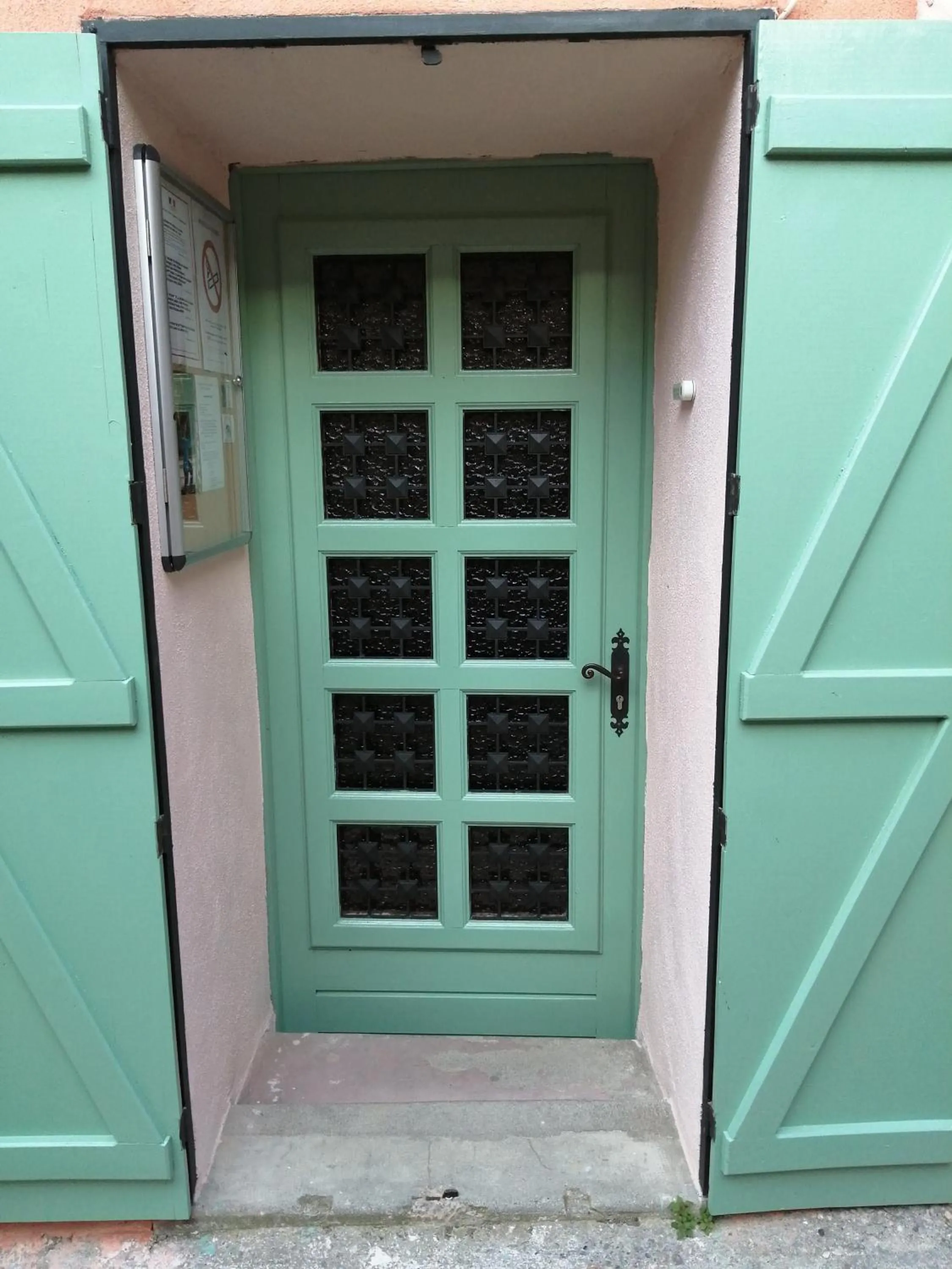 Facade/entrance in BnBinB La Cour Enchantée