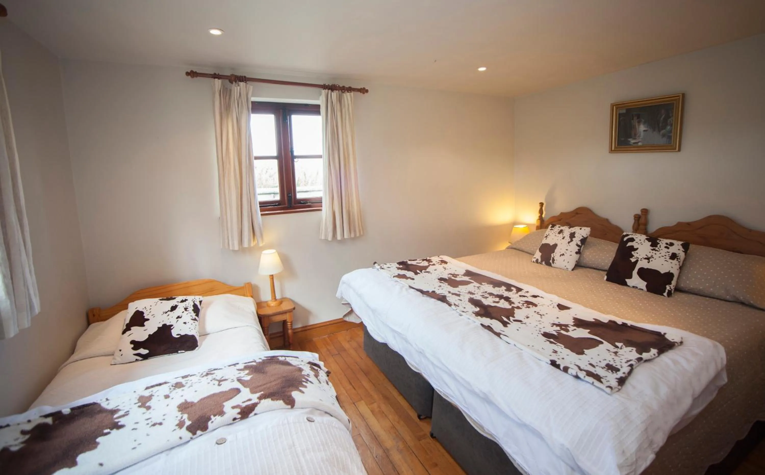 Bedroom, Bed in Beeches Farmhouse Country Cottages & Rooms