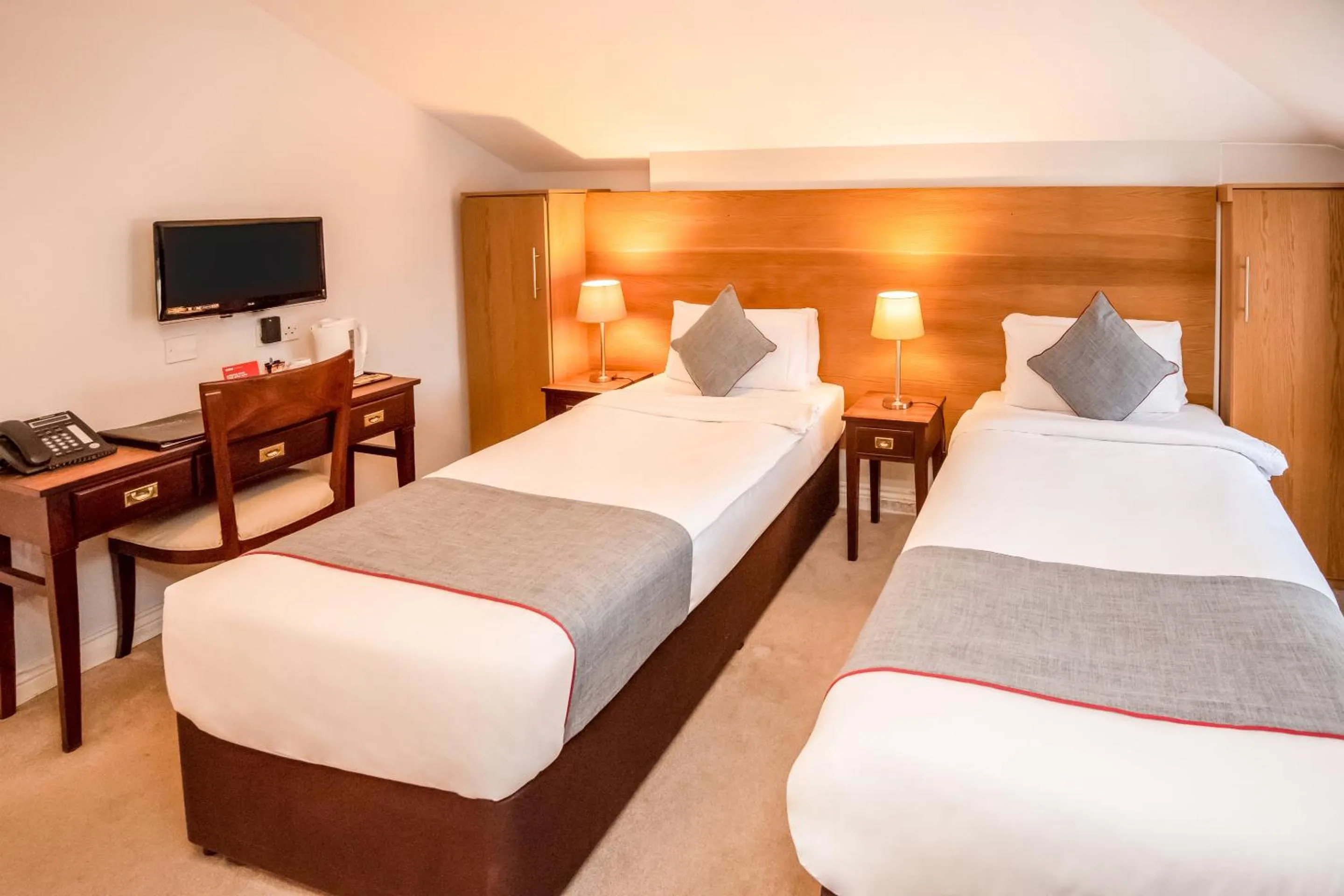 Bedroom, Bed in The Regency, Clifton Bristol by Belvilla