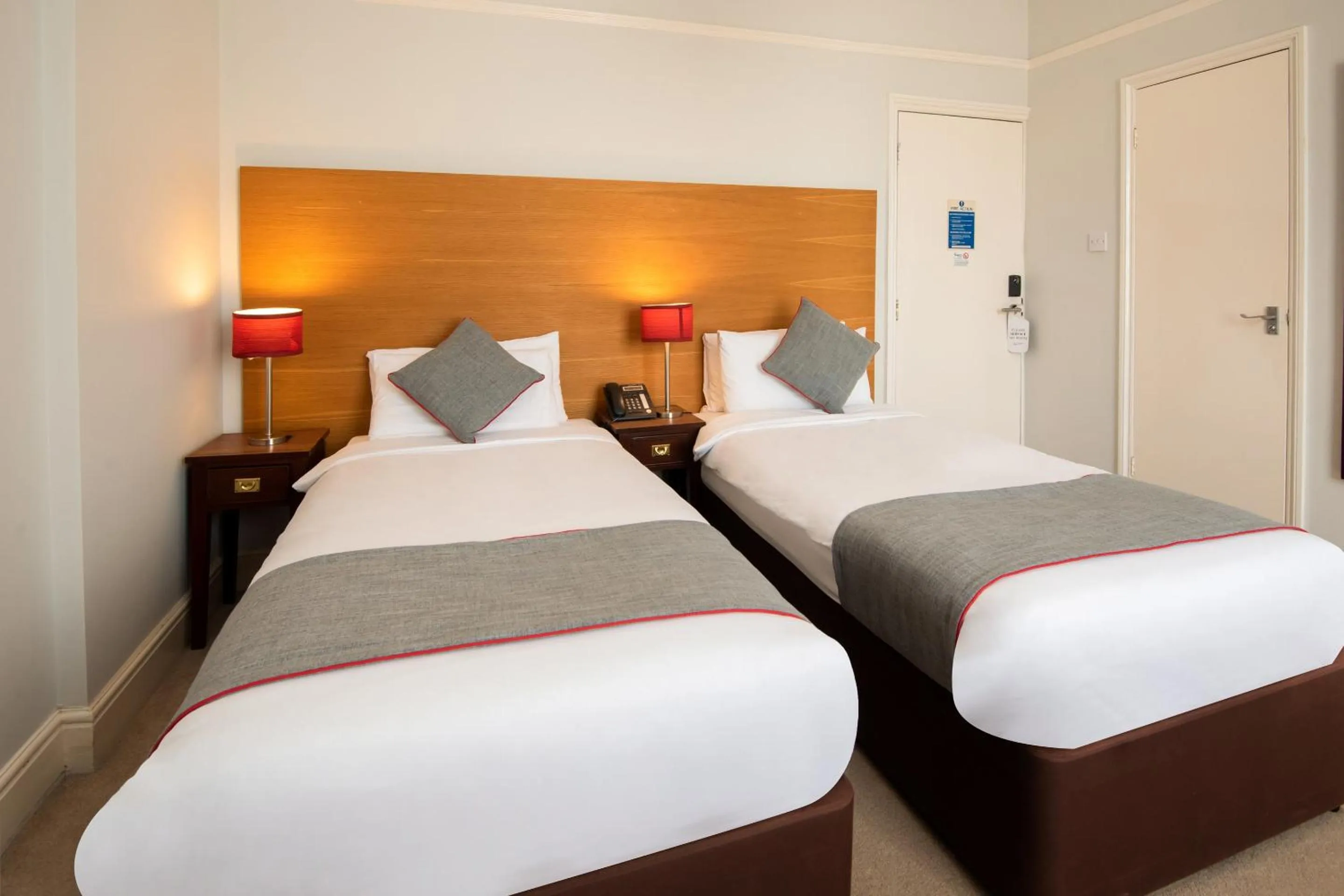 Bedroom, Bed in The Regency, Clifton Bristol by Belvilla