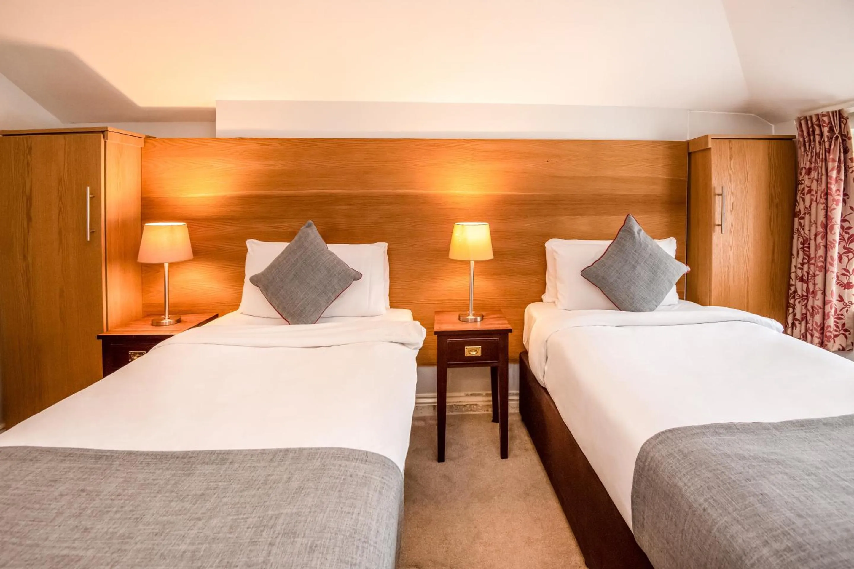 Bedroom, Bed in The Regency, Clifton Bristol by Belvilla