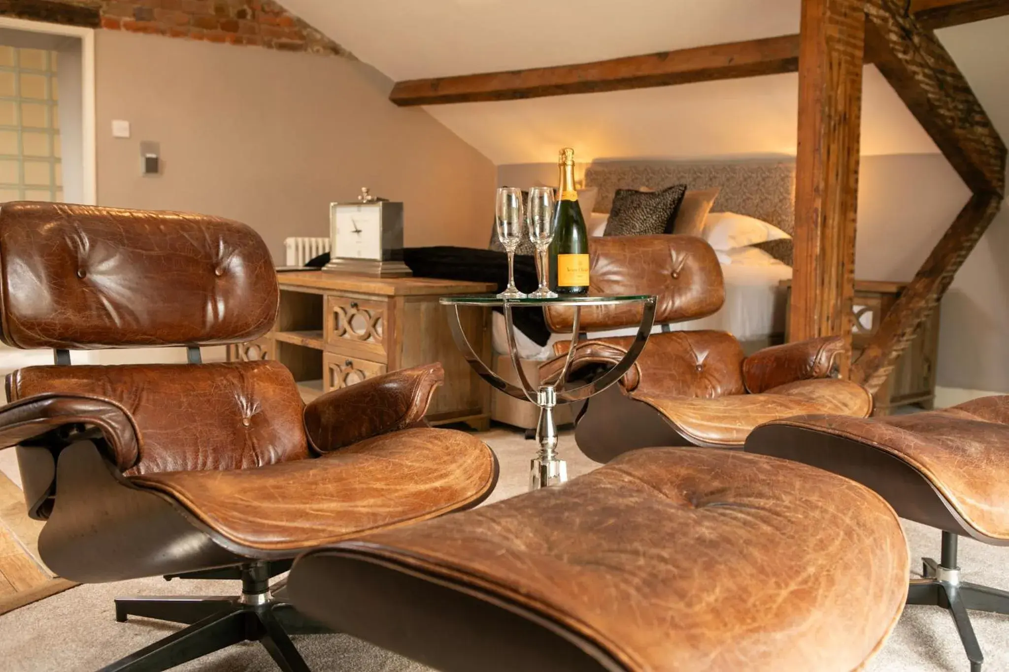 Penthouse Honeymoon Suite in The Coach House Skipton Penthouse Honeymoon Suite in The Coach House Skipton