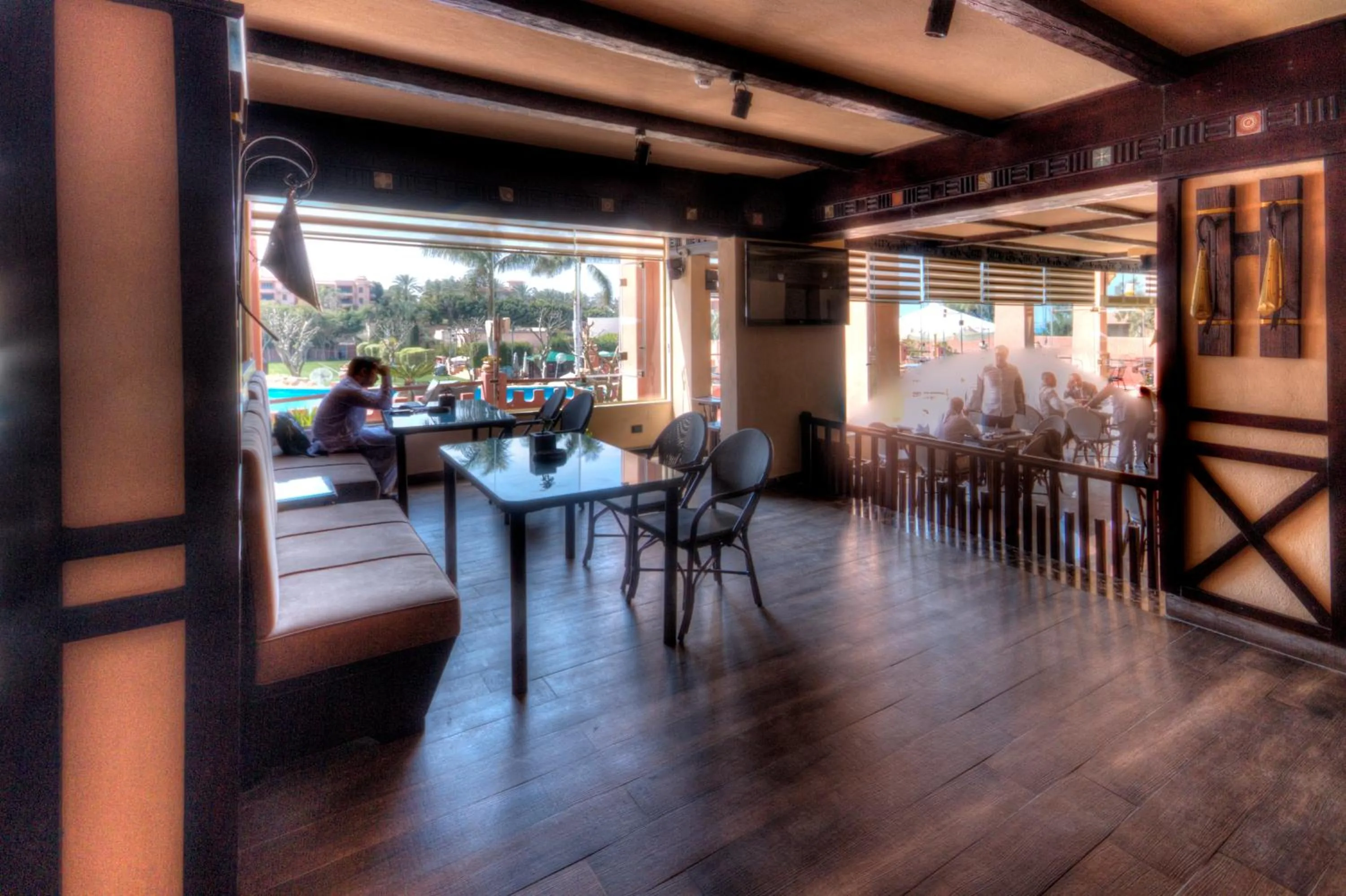 Restaurant/places to eat in Africana Hotel & Spa