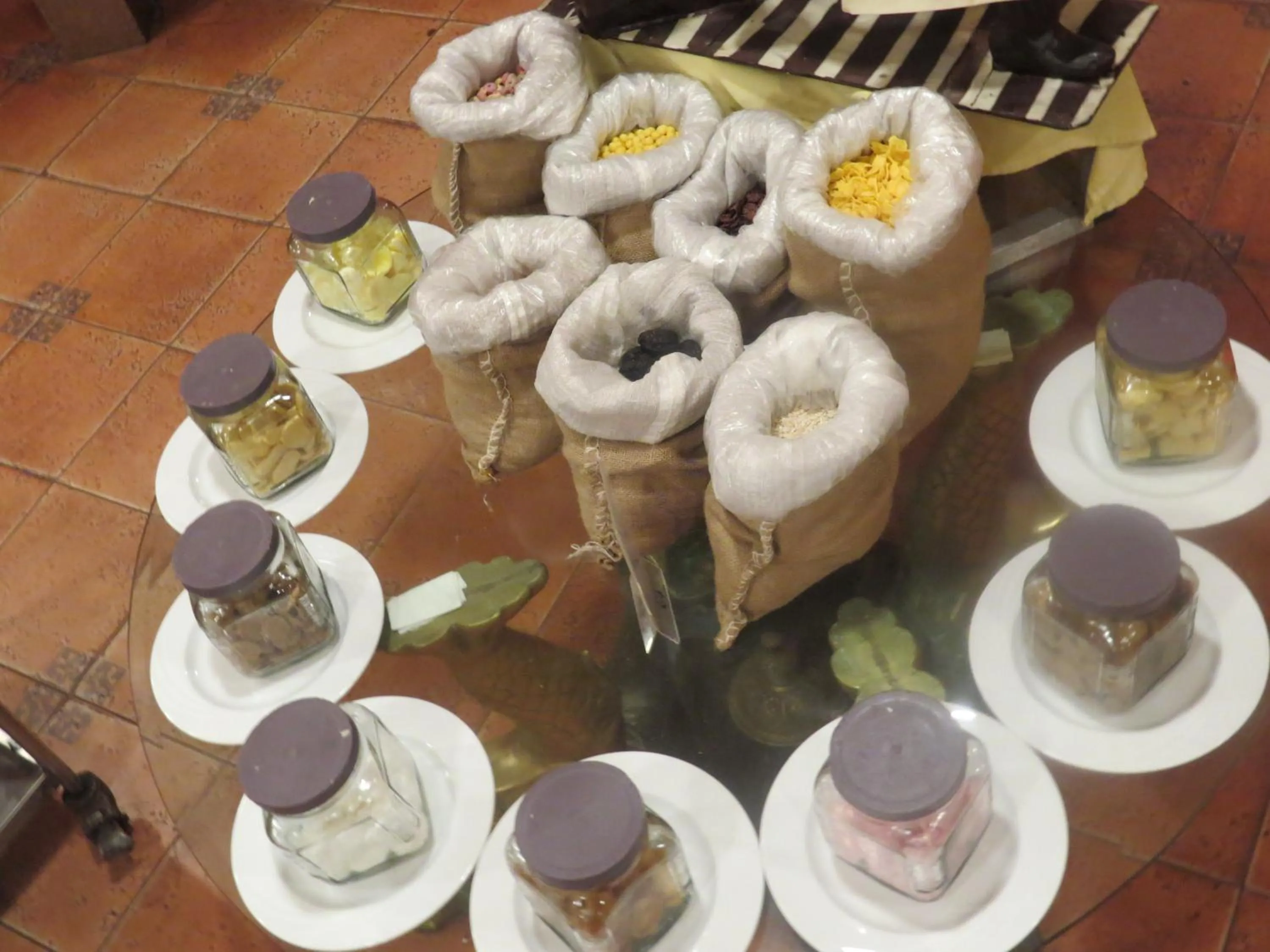 Restaurant/places to eat in Africana Hotel & Spa